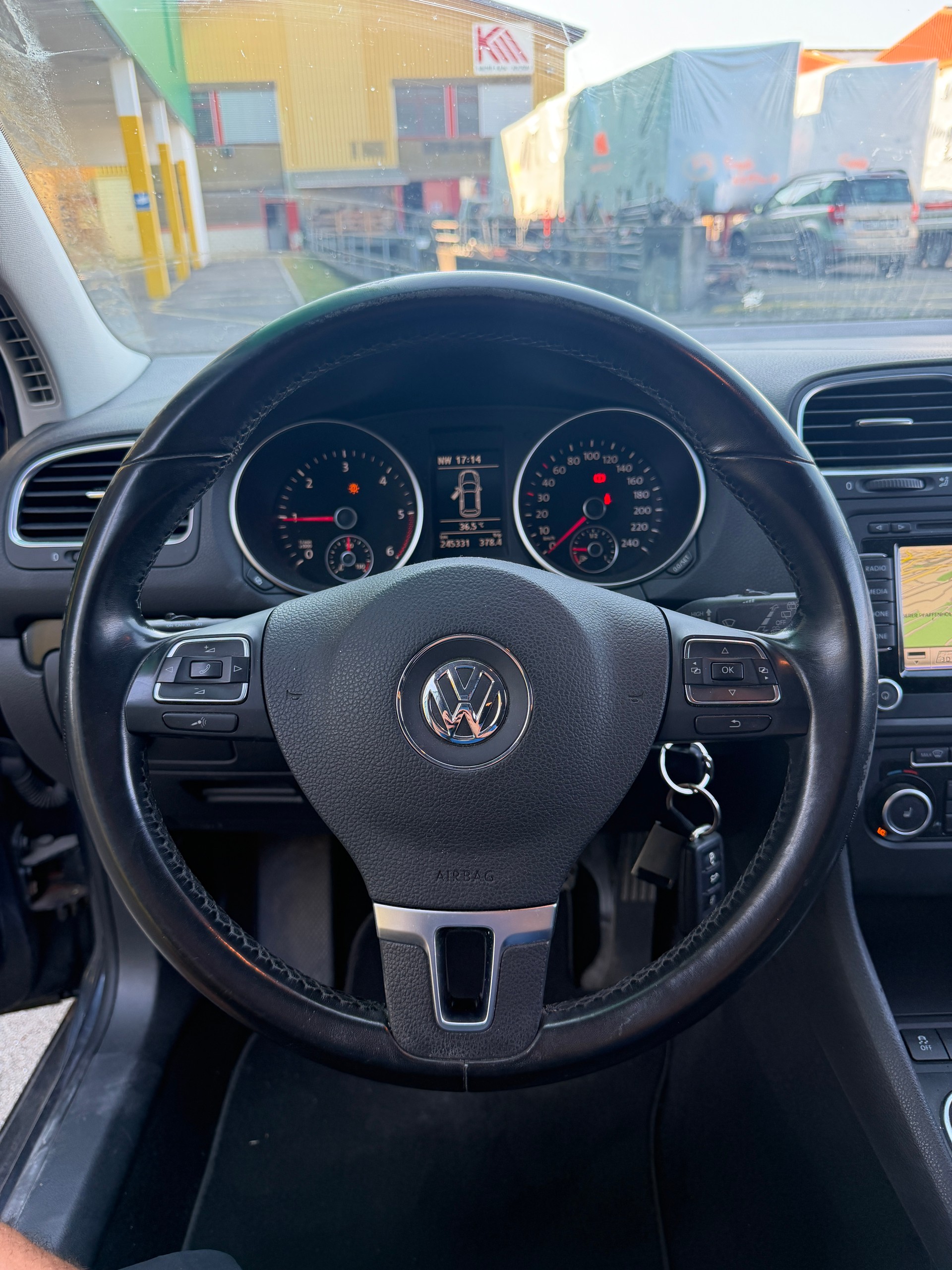 VW Golf 2.0 TDI Comfortline 4Motion-image-12