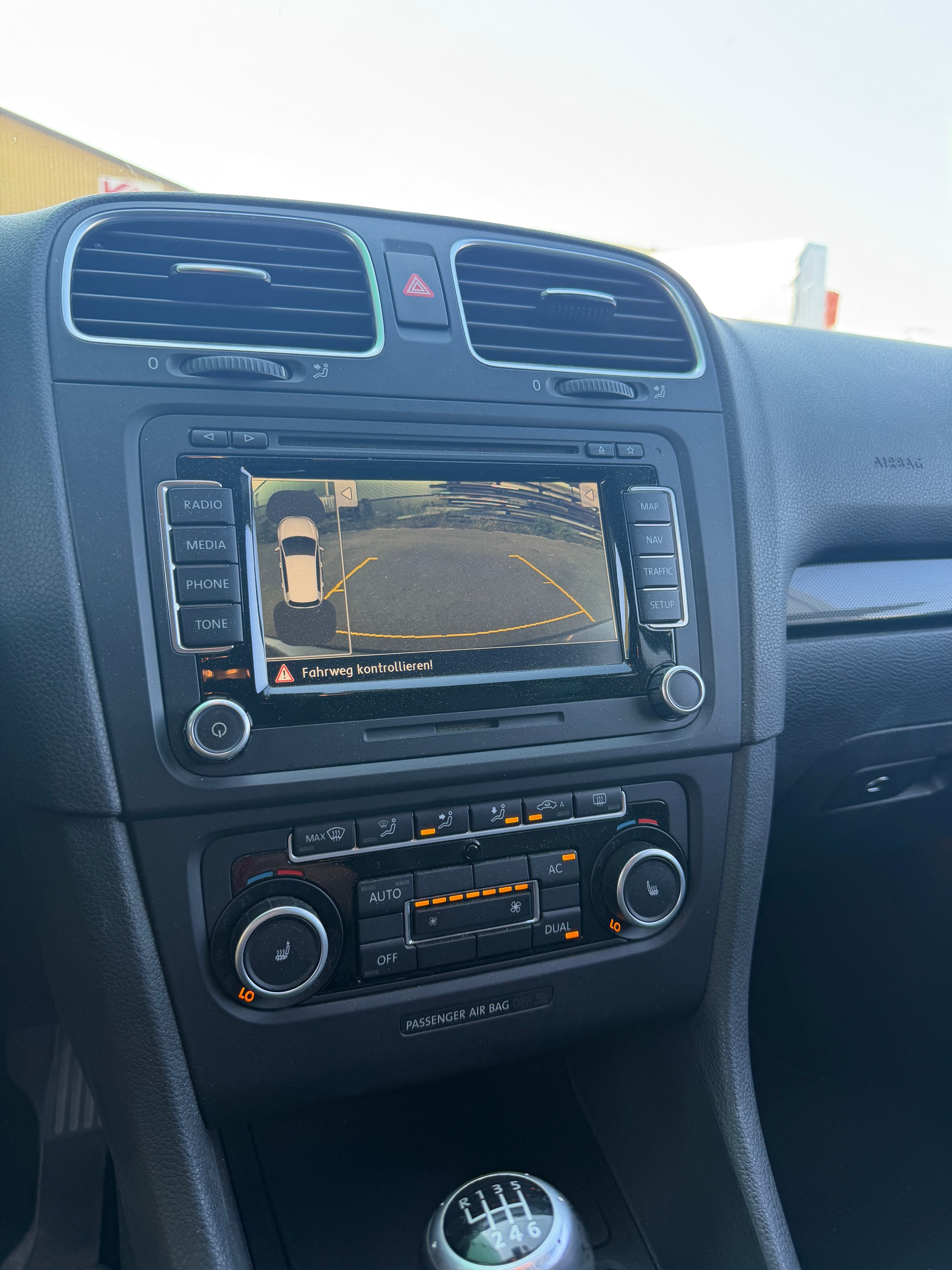 VW Golf 2.0 TDI Comfortline 4Motion-image-10