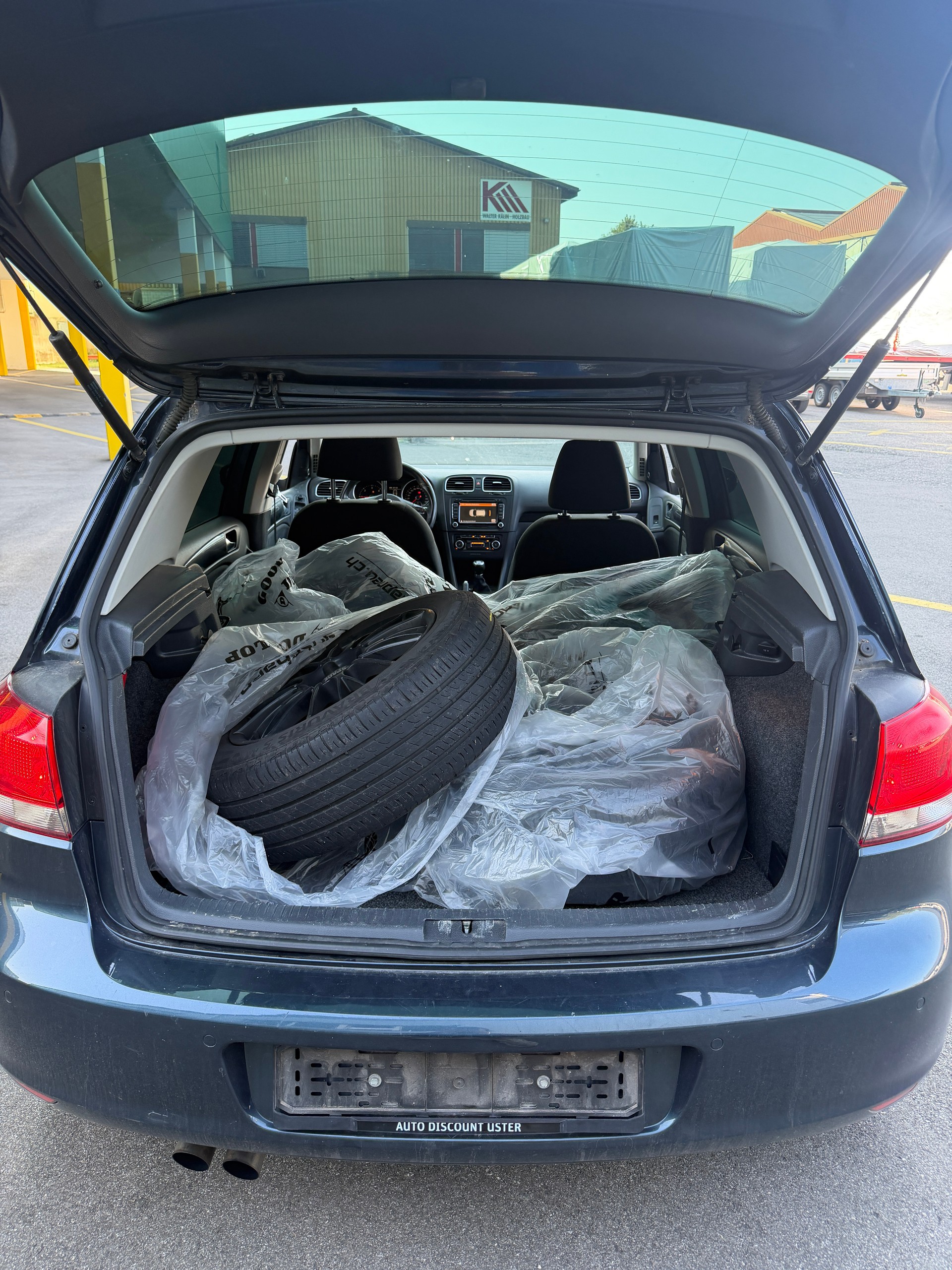 VW Golf 2.0 TDI Comfortline 4Motion-image-14