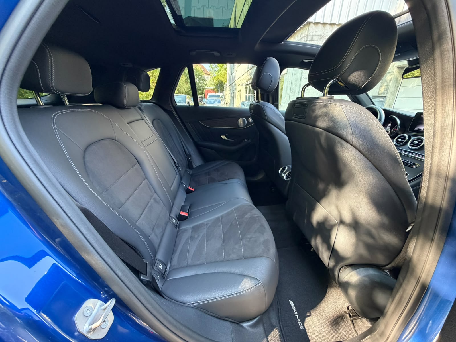 MERCEDES-BENZ GLC 250 d AMG Line 4Matic 9G-Tronic-image-17