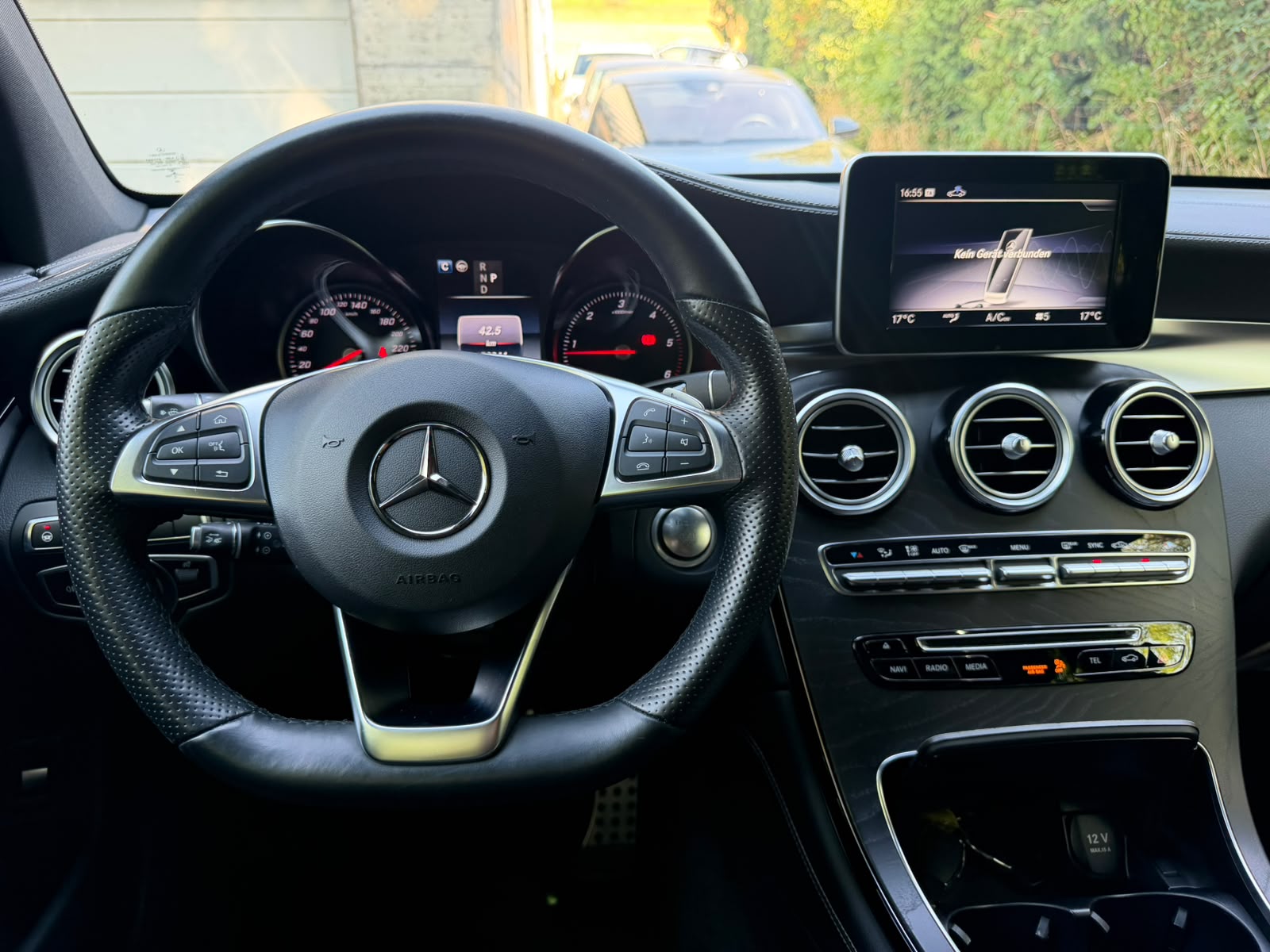 MERCEDES-BENZ GLC 250 d AMG Line 4Matic 9G-Tronic-image-21
