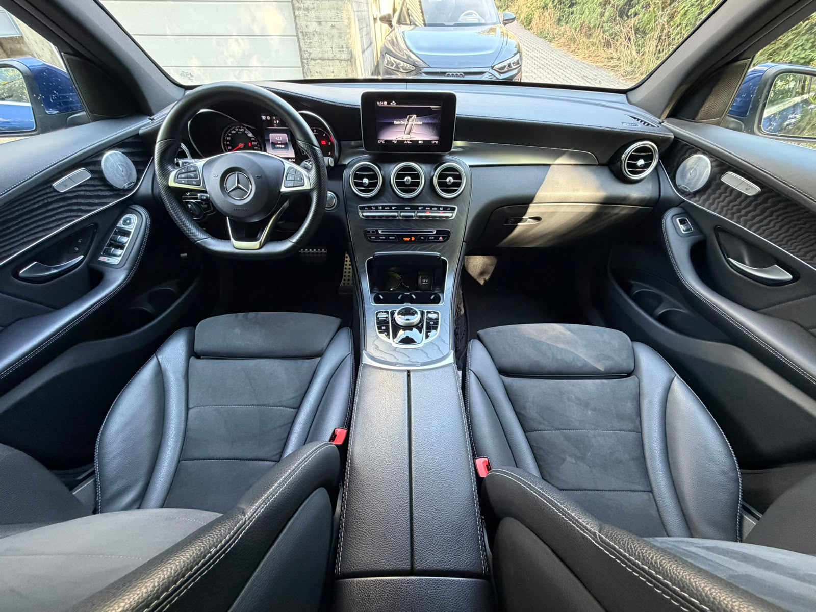 MERCEDES-BENZ GLC 250 d AMG Line 4Matic 9G-Tronic-image-20