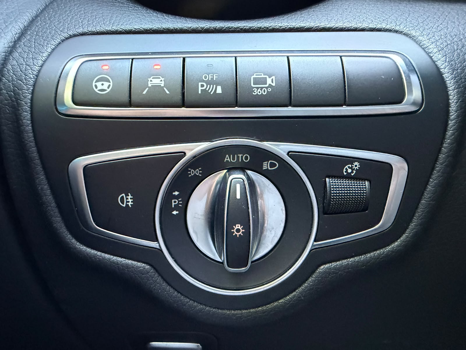 MERCEDES-BENZ GLC 250 d AMG Line 4Matic 9G-Tronic-image-11