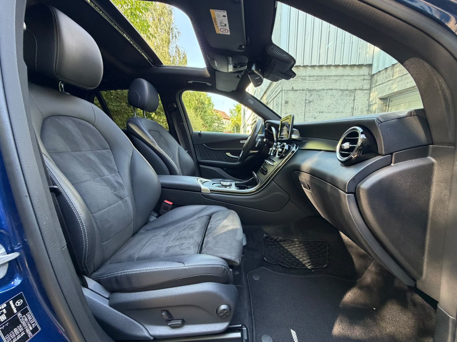 MERCEDES-BENZ GLC 250 d AMG Line 4Matic 9G-Tronic-image-18