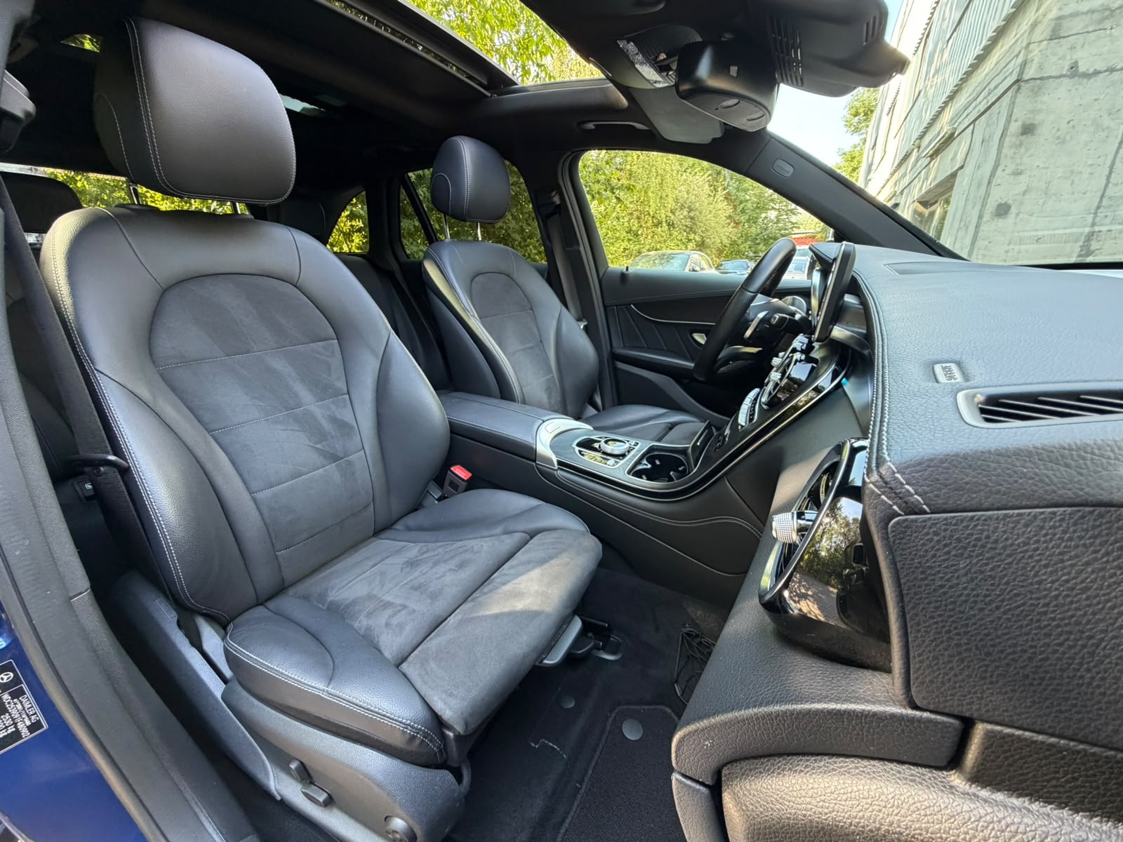 MERCEDES-BENZ GLC 250 d AMG Line 4Matic 9G-Tronic-image-19