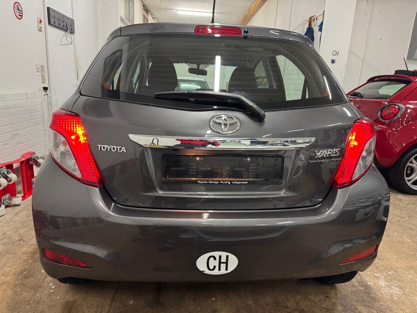 TOYOTA Yaris 1.33 Style-image-4