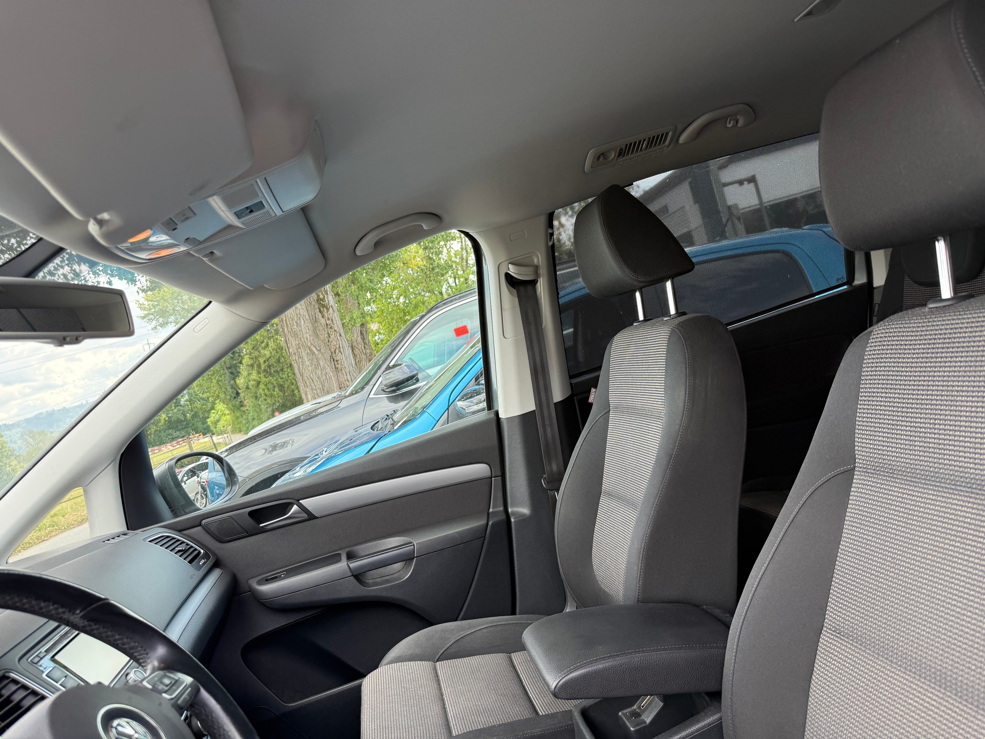 VW Sharan 2.0 TDI BMT Comfortline DSG-image-11