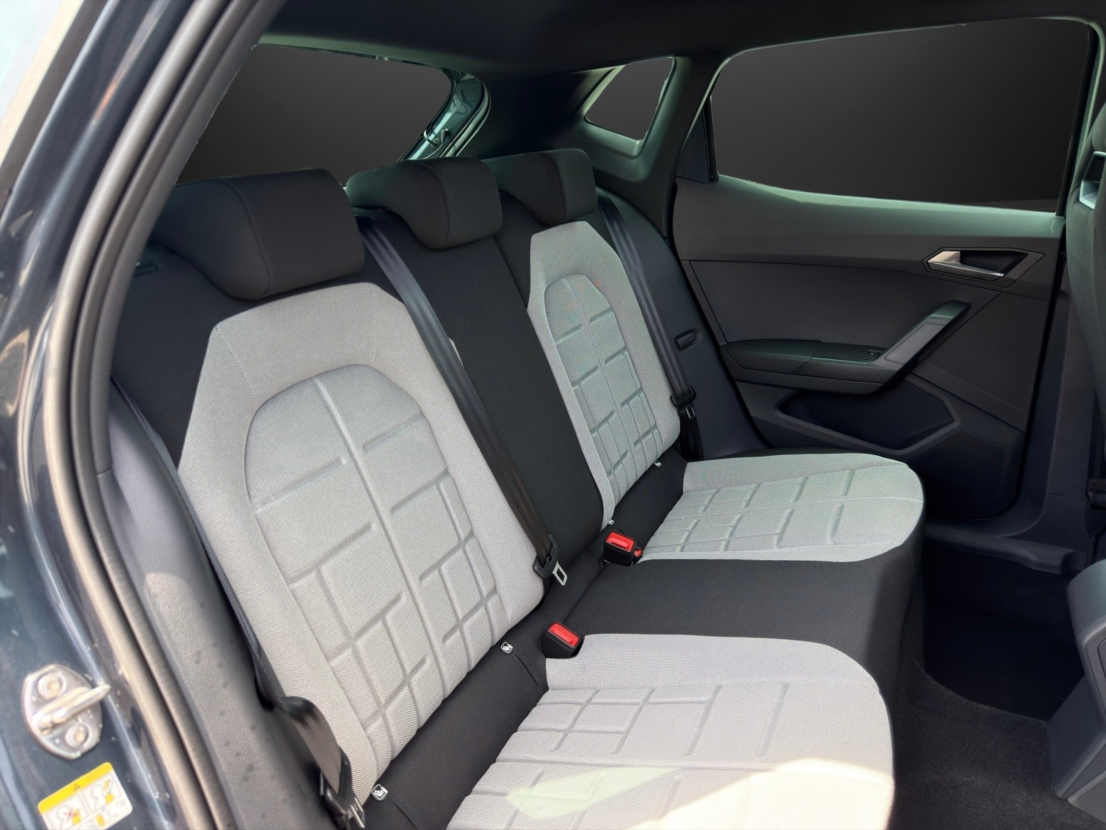 SEAT Ibiza 1.5 EcoTSI FR DSG mit 150 PS * Panoramadach *-image-12