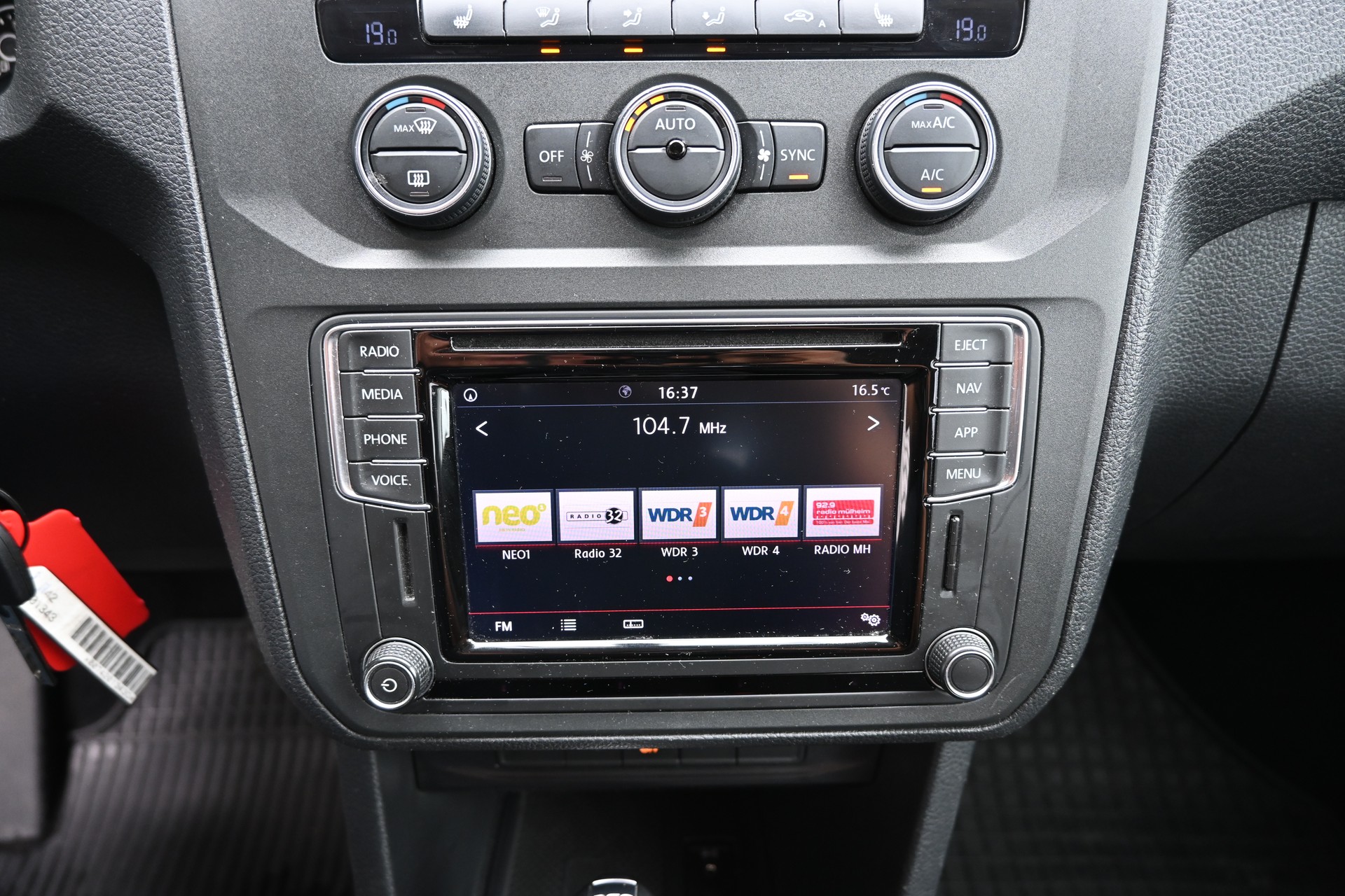 VW Caddy 2.0 TDI Comfortline DSG-image-18