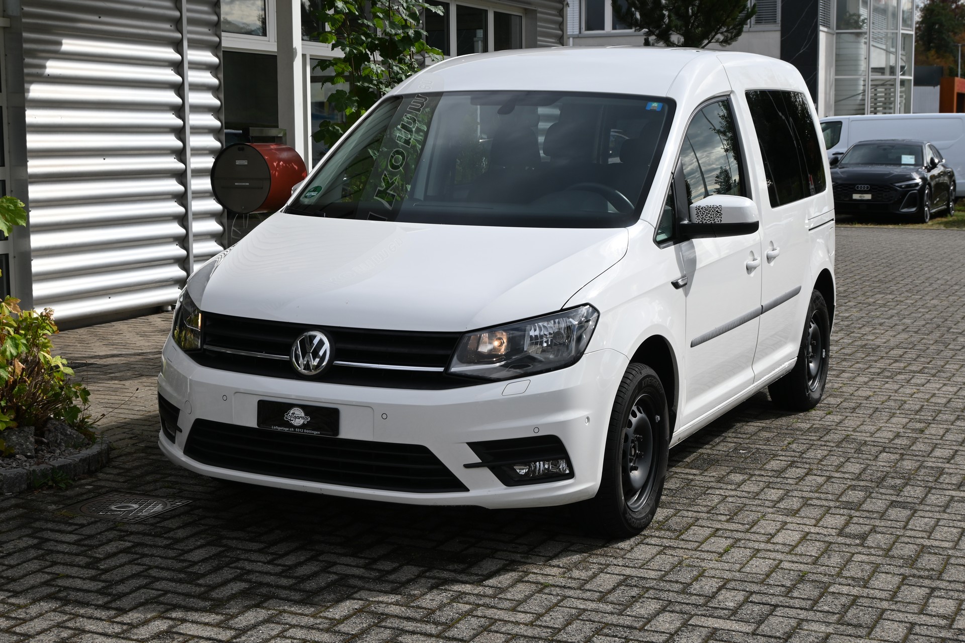 VW Caddy 2.0 TDI Comfortline DSG-image-1
