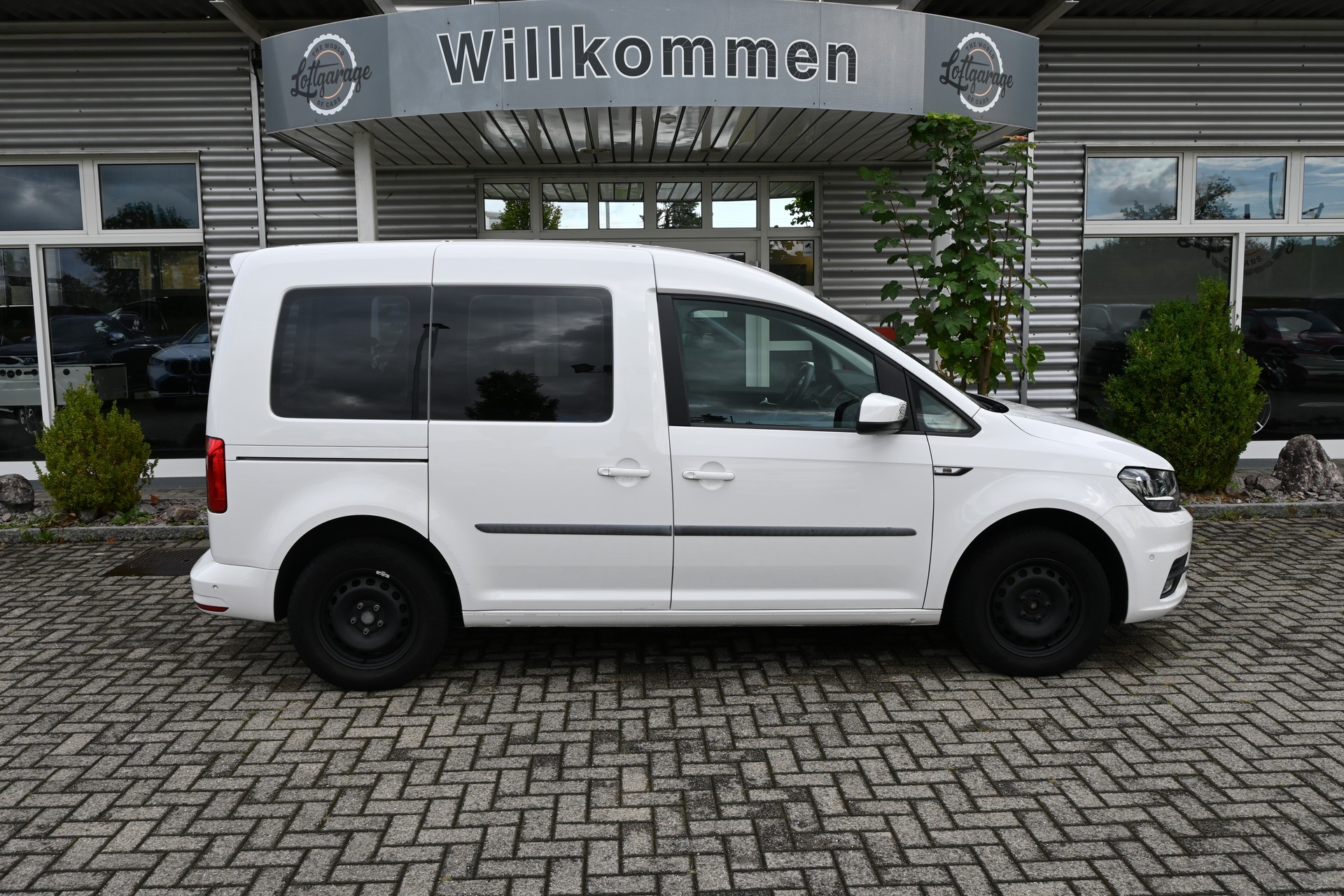 VW Caddy 2.0 TDI Comfortline DSG-image-5