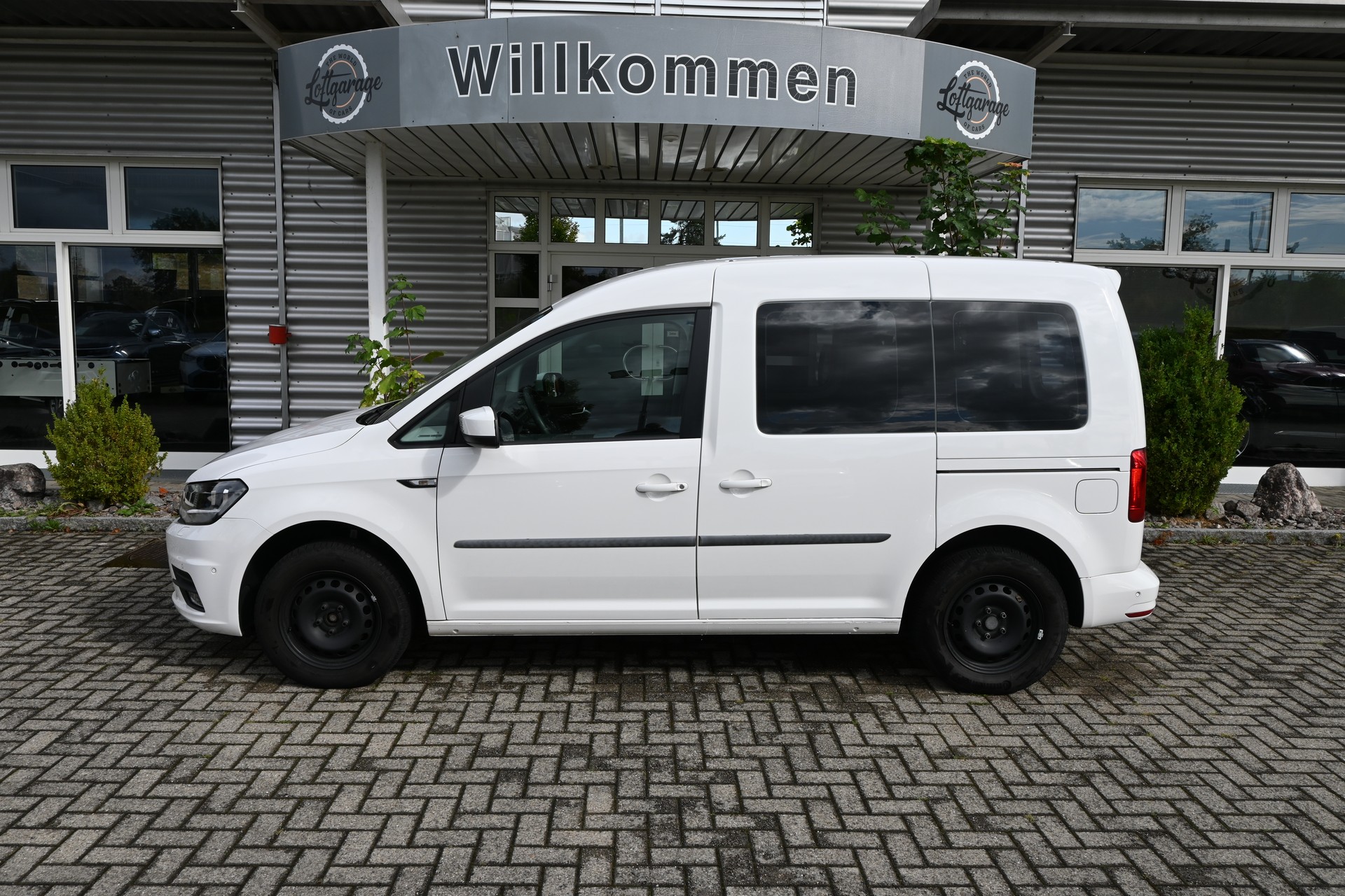 VW Caddy 2.0 TDI Comfortline DSG-image-4