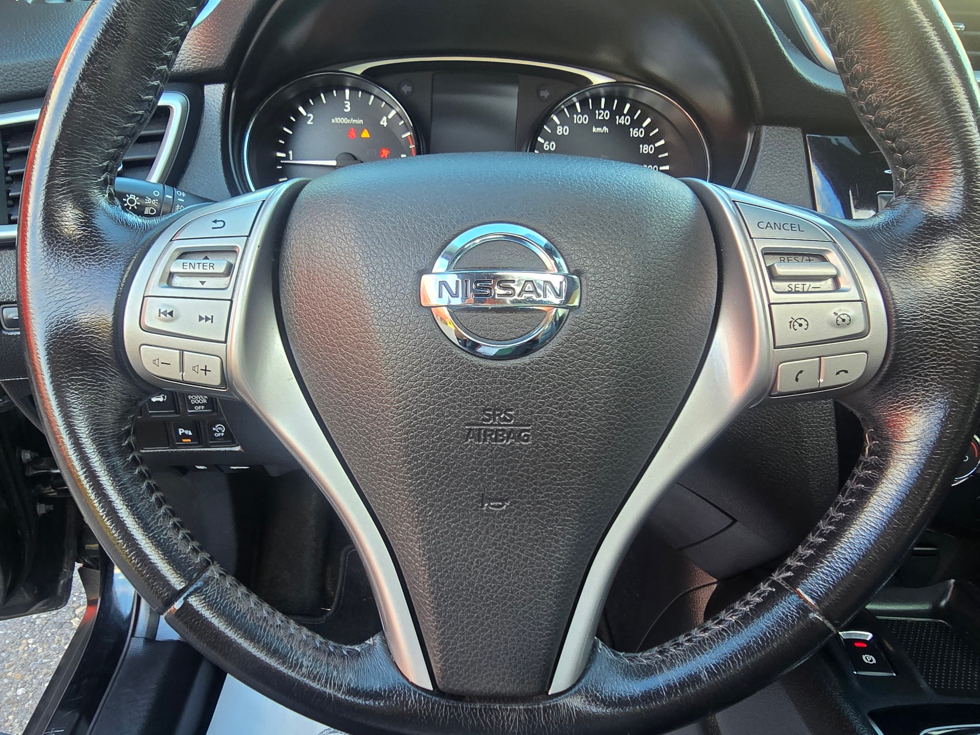 NISSAN X-Trail 2.0 dCi tekna ALL-MODE 4x4-image-23