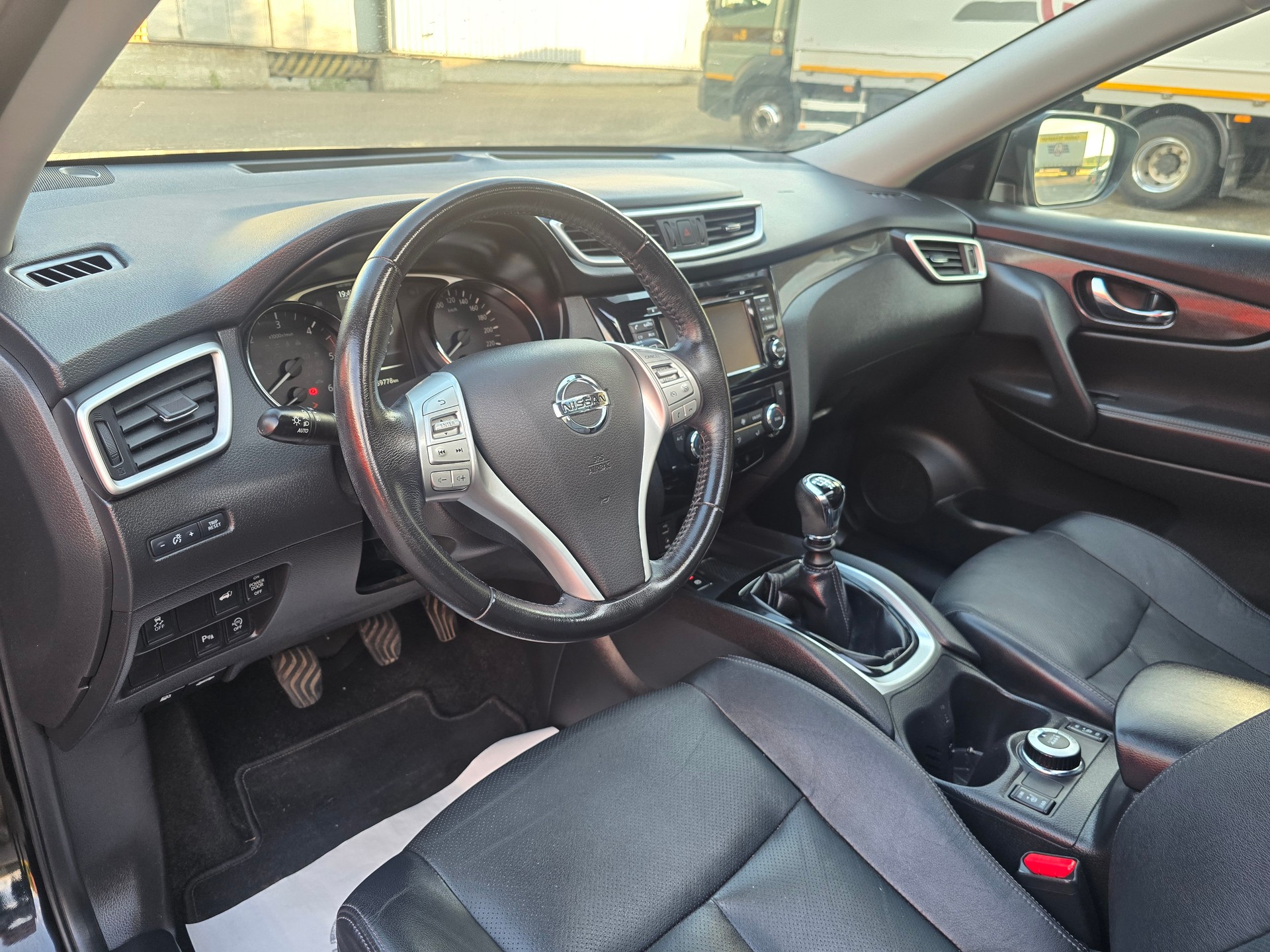 NISSAN X-Trail 2.0 dCi tekna ALL-MODE 4x4-image-14