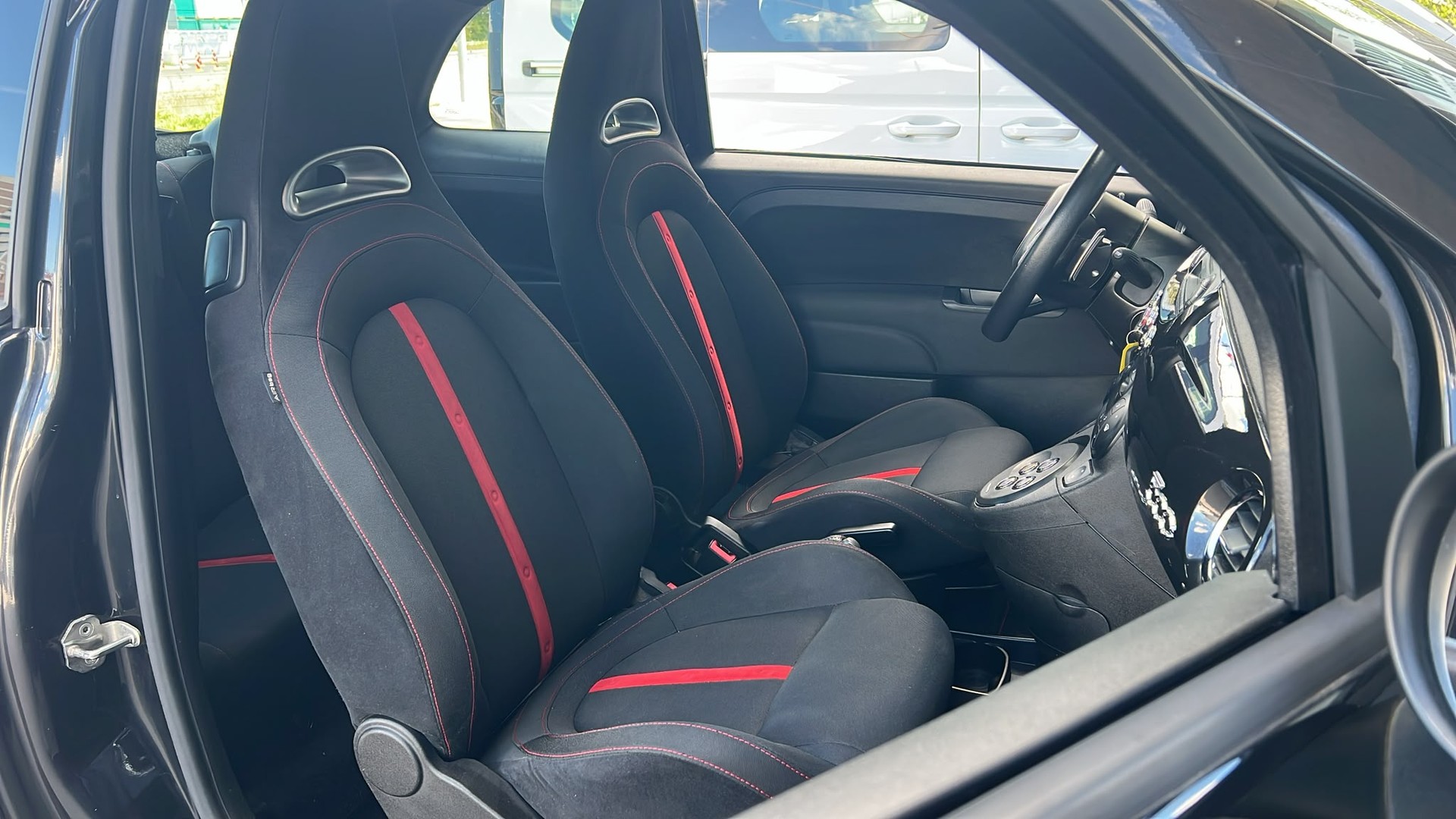 FIAT 500 1.4 16V Turbo Abarth Dualogic-image-13