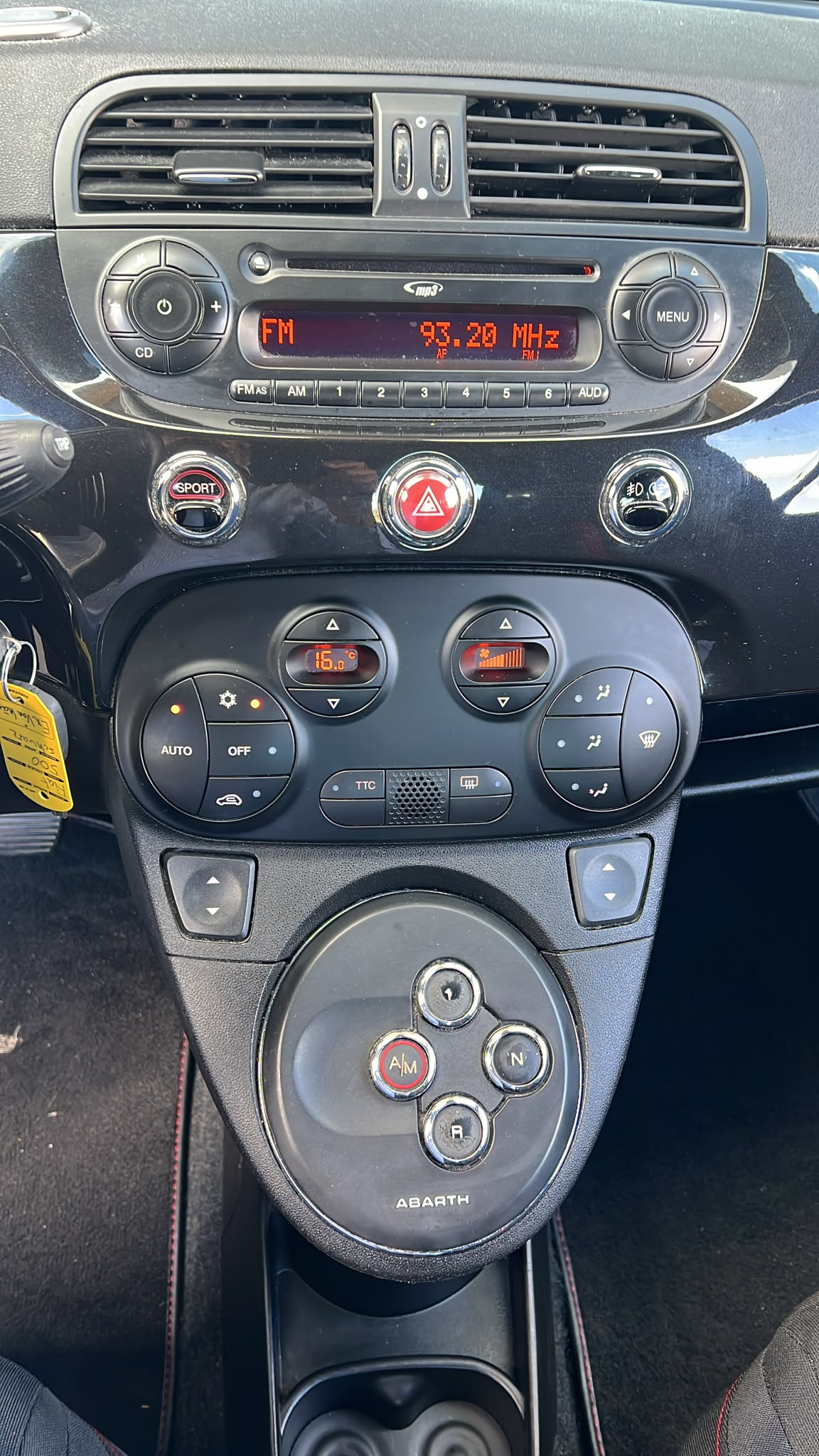 FIAT 500 1.4 16V Turbo Abarth Dualogic-image-12