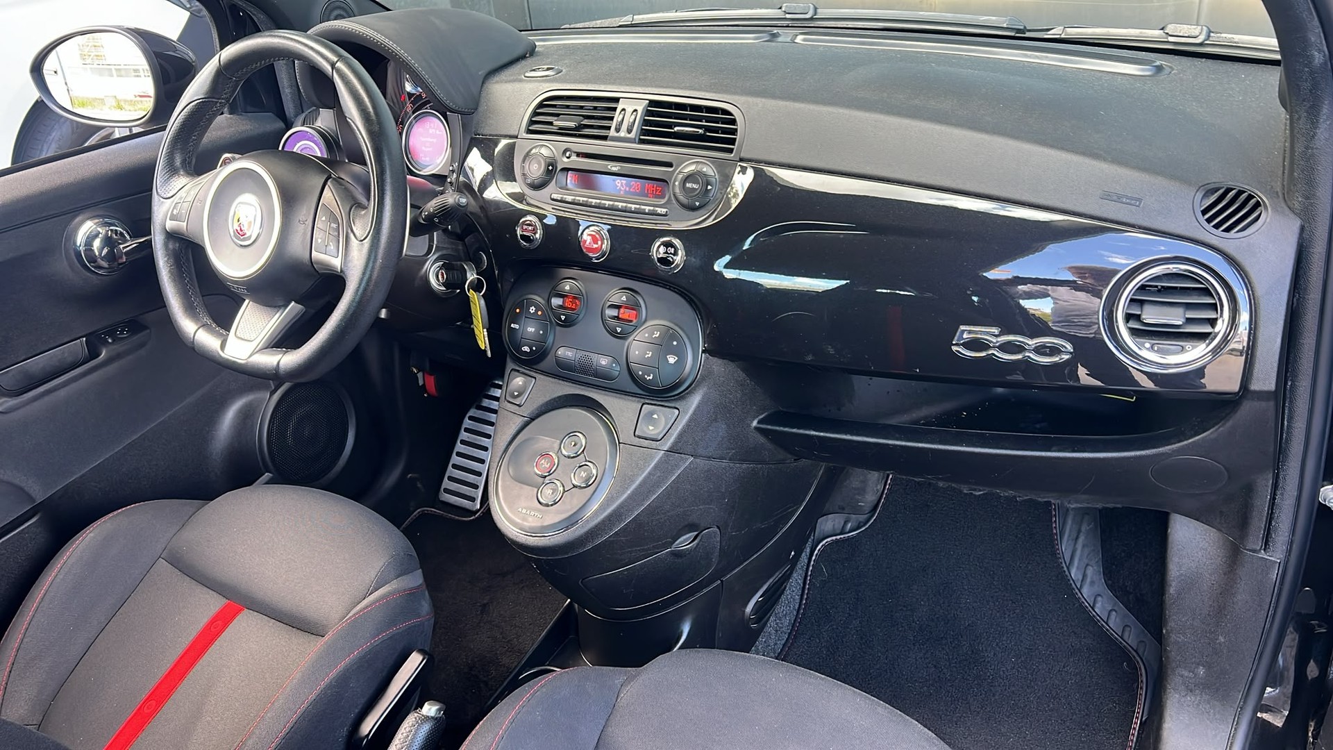 FIAT 500 1.4 16V Turbo Abarth Dualogic-image-11