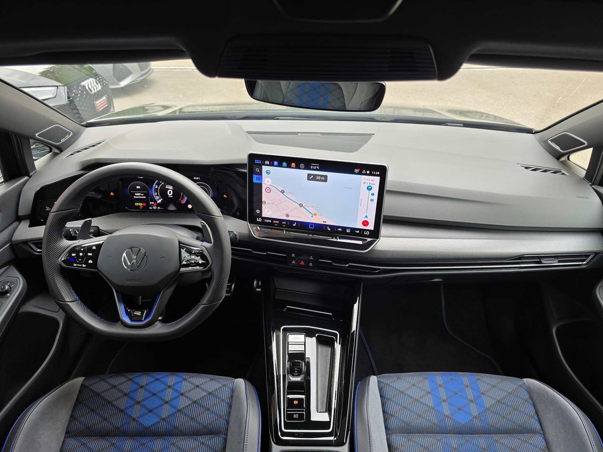 VW Golf 2.0 TSI R Black Edition DSG 4 Motion-image-5