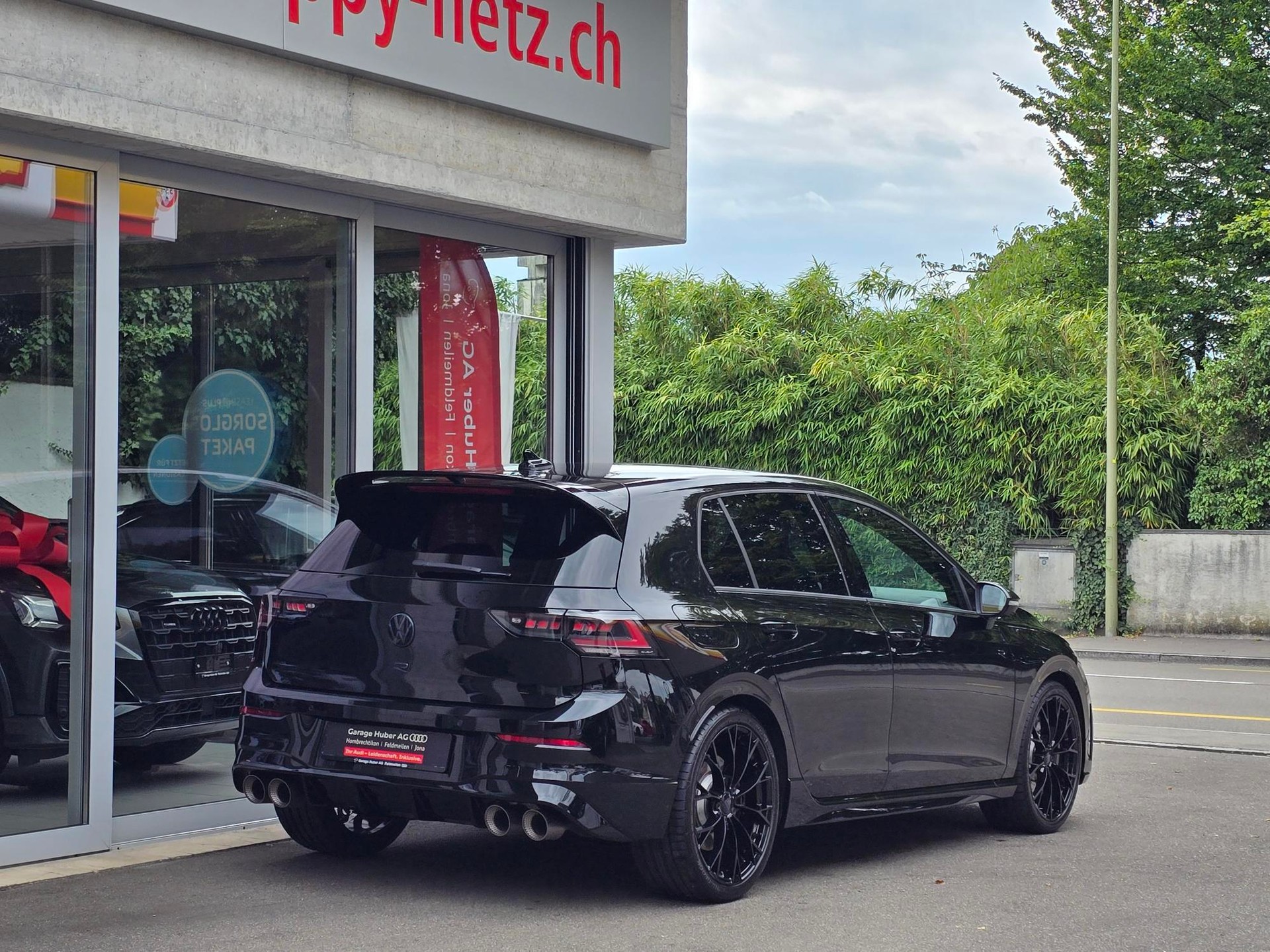 VW Golf 2.0 TSI R Black Edition DSG 4 Motion-image-2