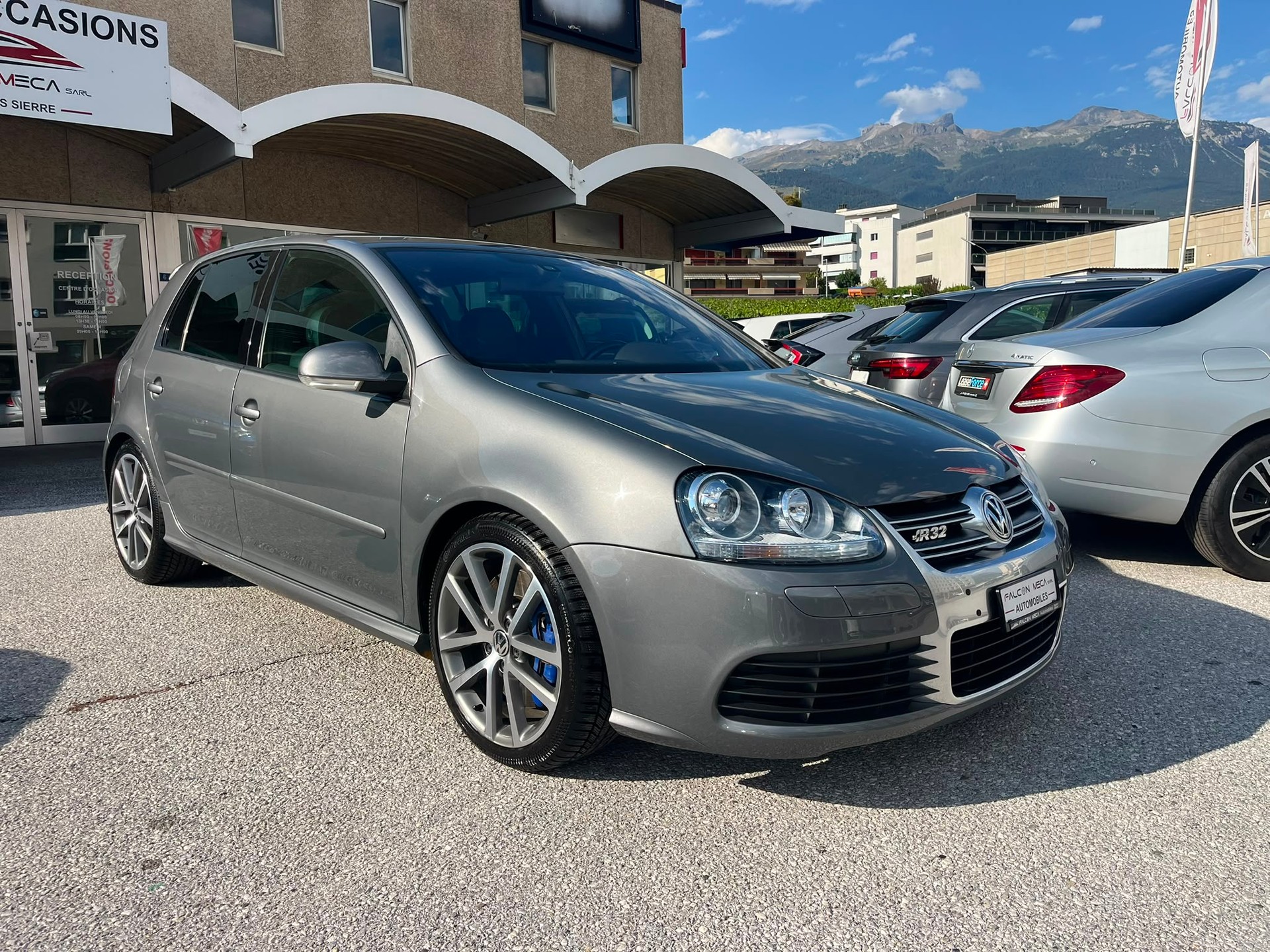 VW Golf R32 4Motion-image-0