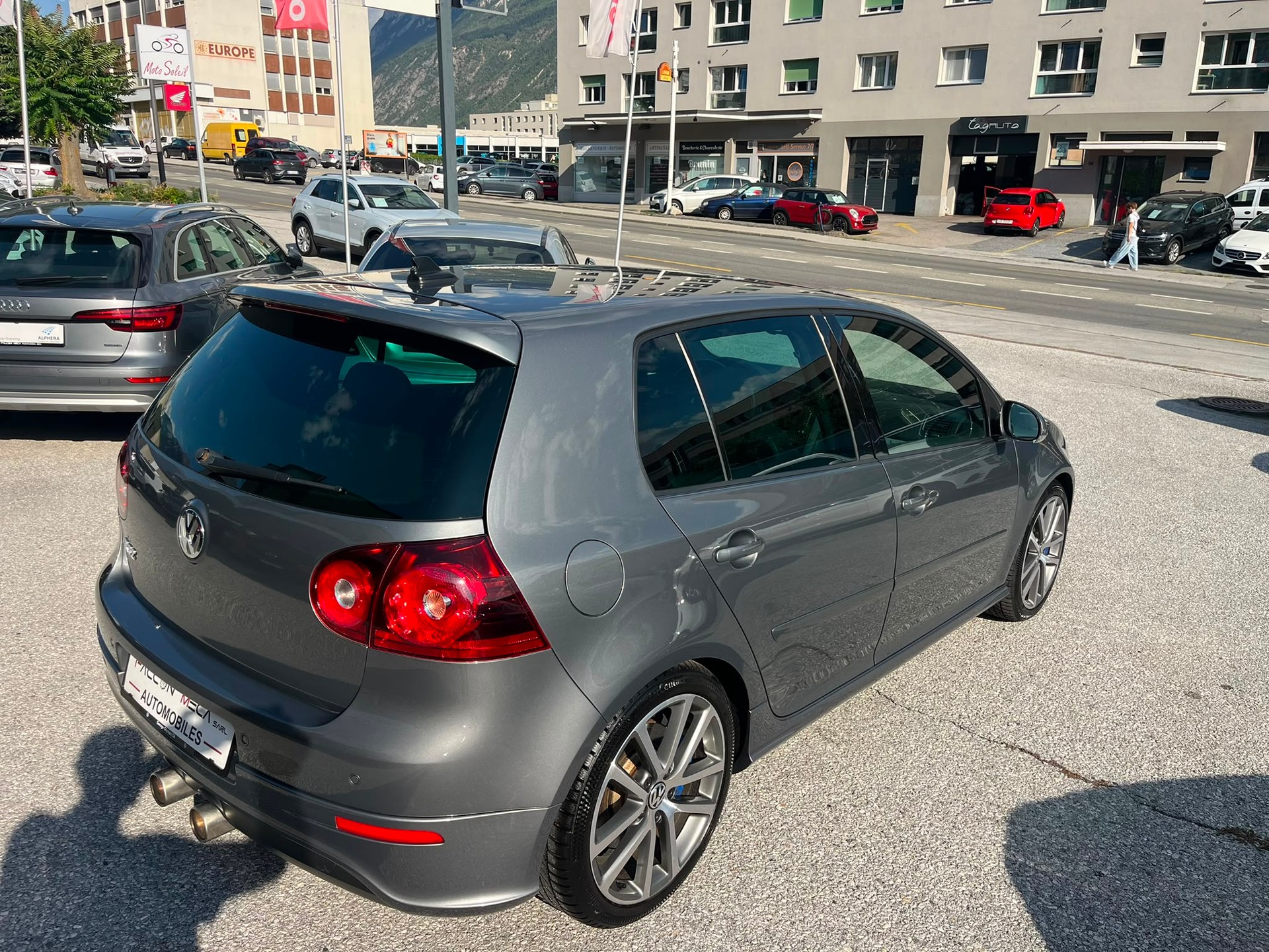 VW Golf R32 4Motion-image-8