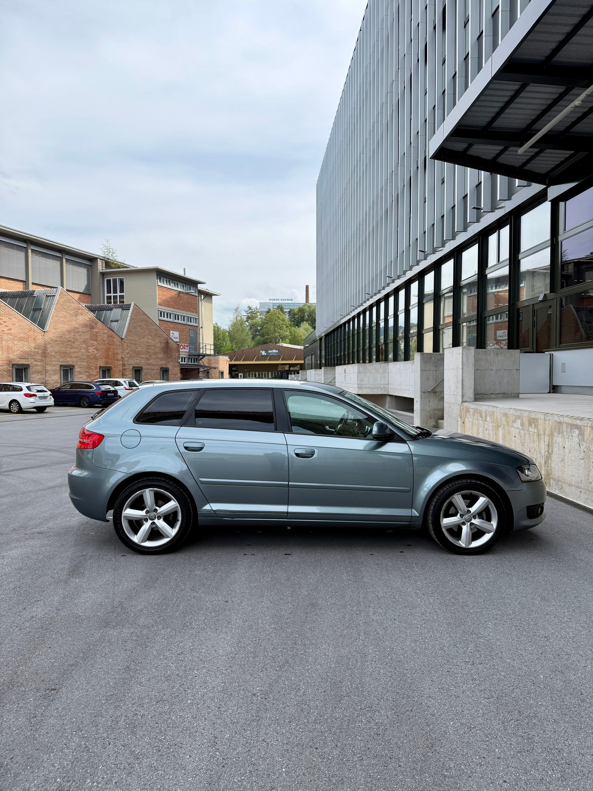 AUDI A3 Sportback 1.8 TFSI Ambiente S-tronic-image-3
