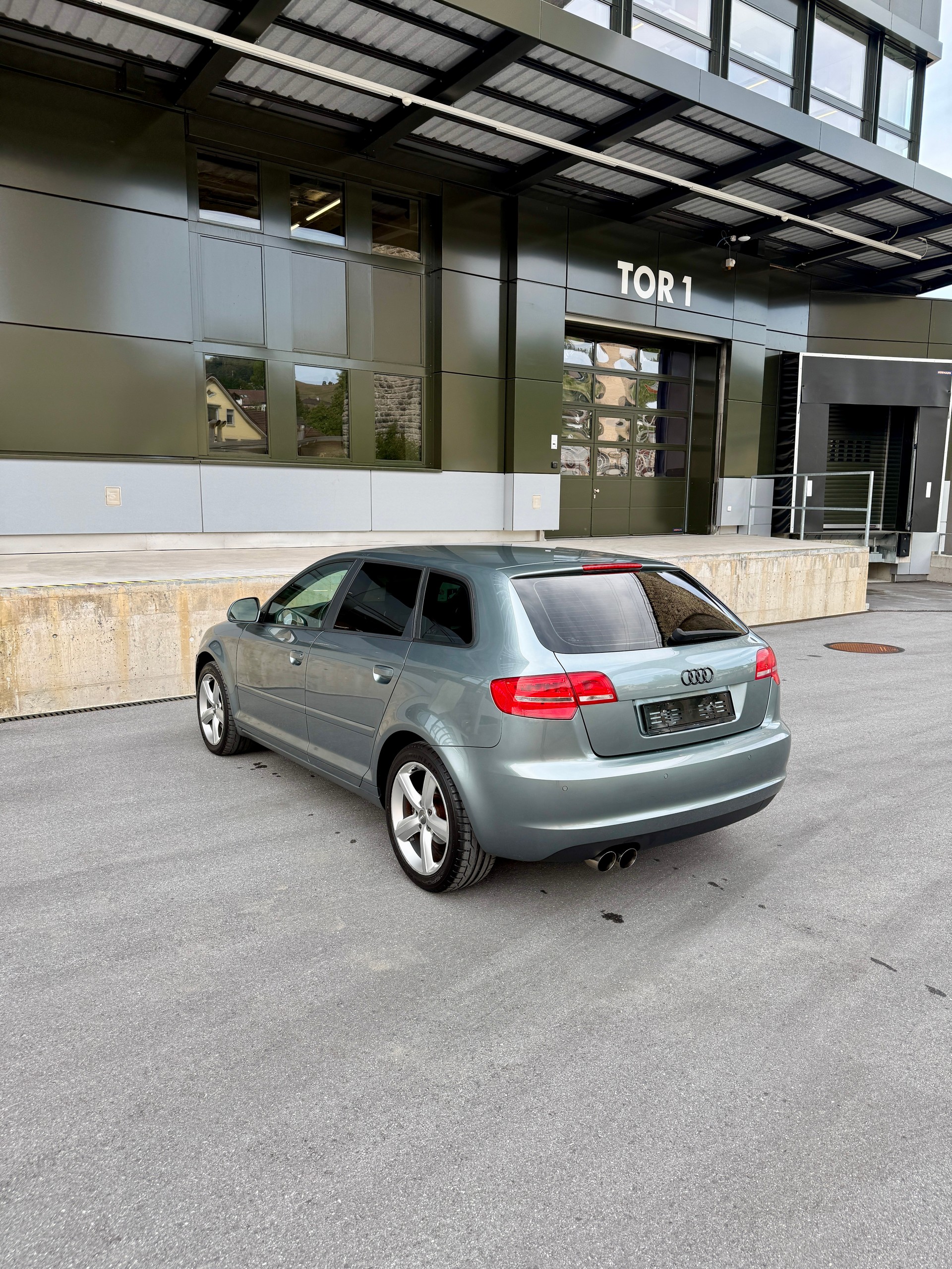 AUDI A3 Sportback 1.8 TFSI Ambiente S-tronic-image-6
