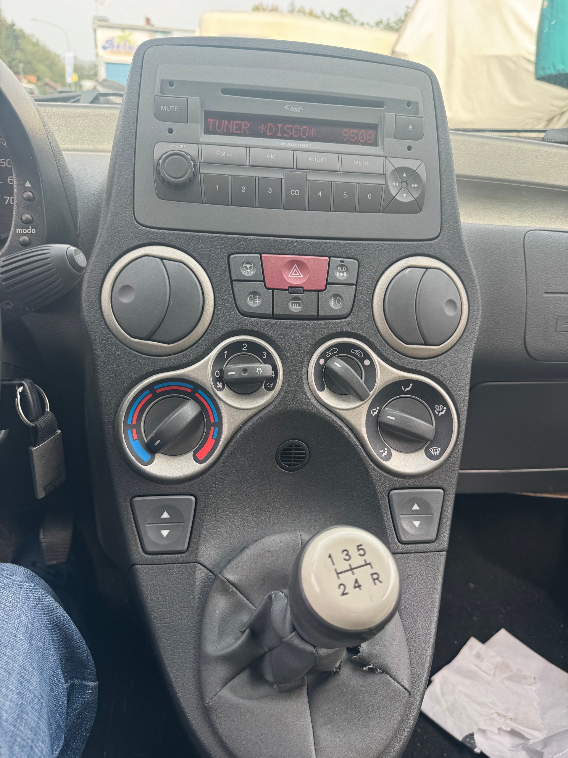 FIAT Panda 1.3 16V JTD 4x4 (Trekking)-image-7