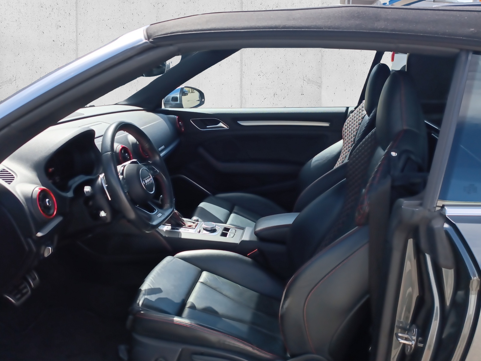 AUDI S3 Cabriolet 2.0 TFSI quattro S-tronic-image-8