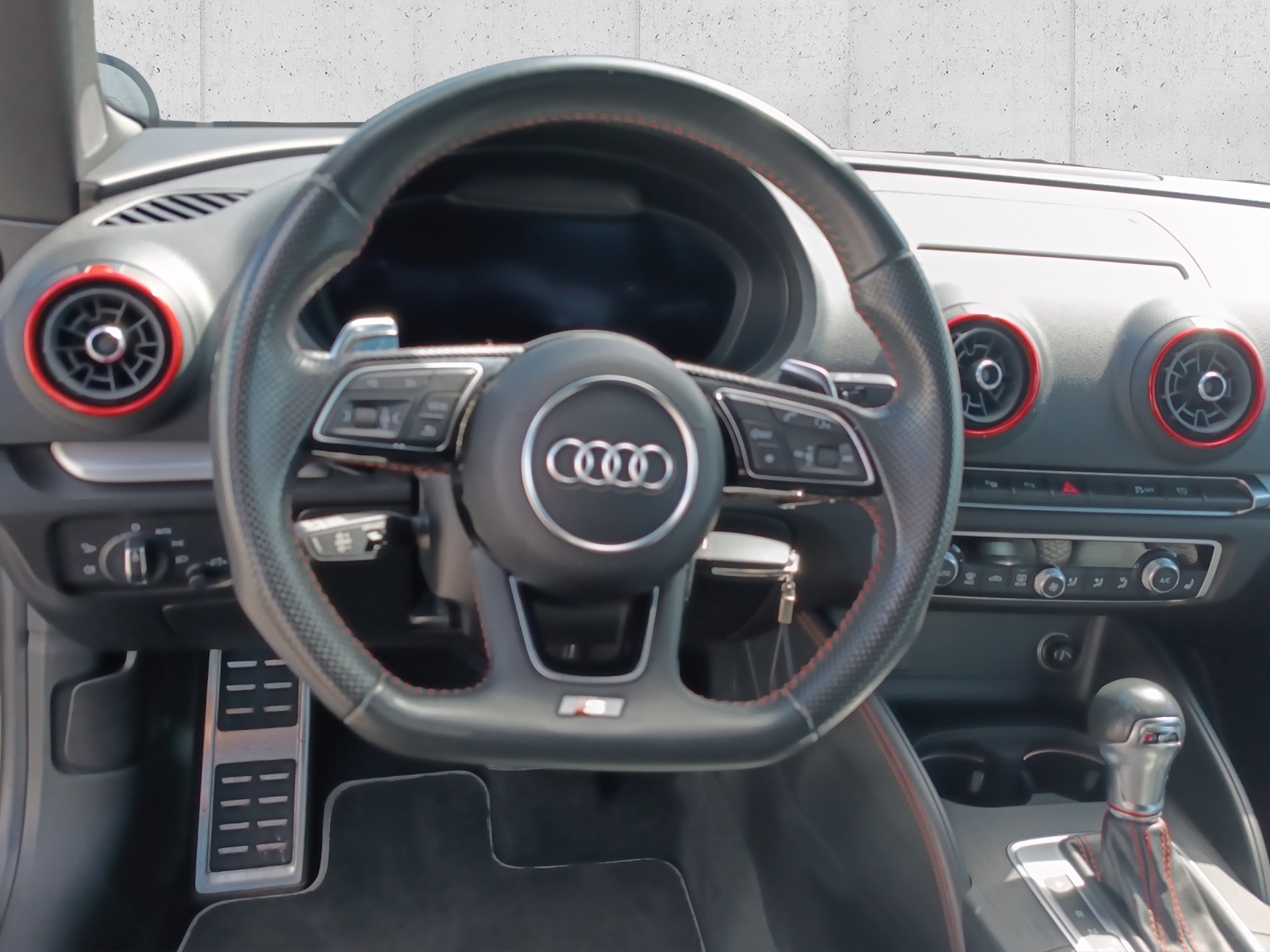 AUDI S3 Cabriolet 2.0 TFSI quattro S-tronic-image-9