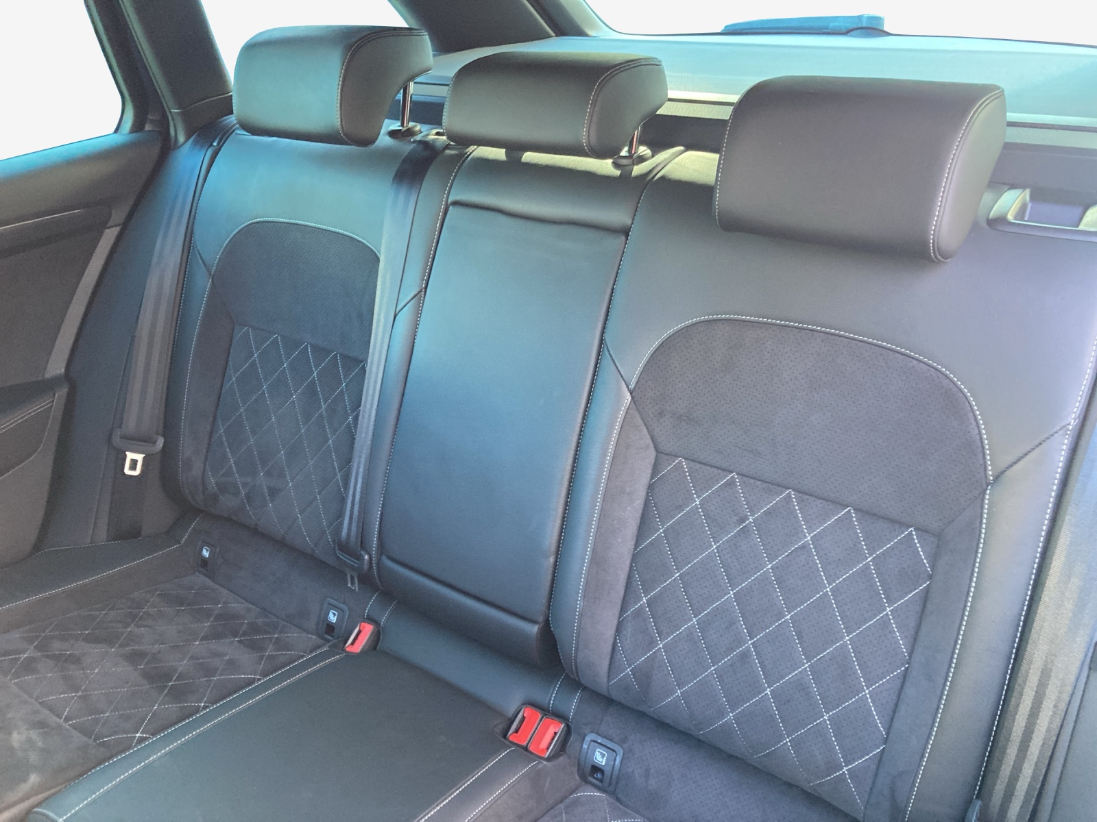 SKODA Superb Combi 2.0 TSI SportLine Light 4x4 DSG-image-11