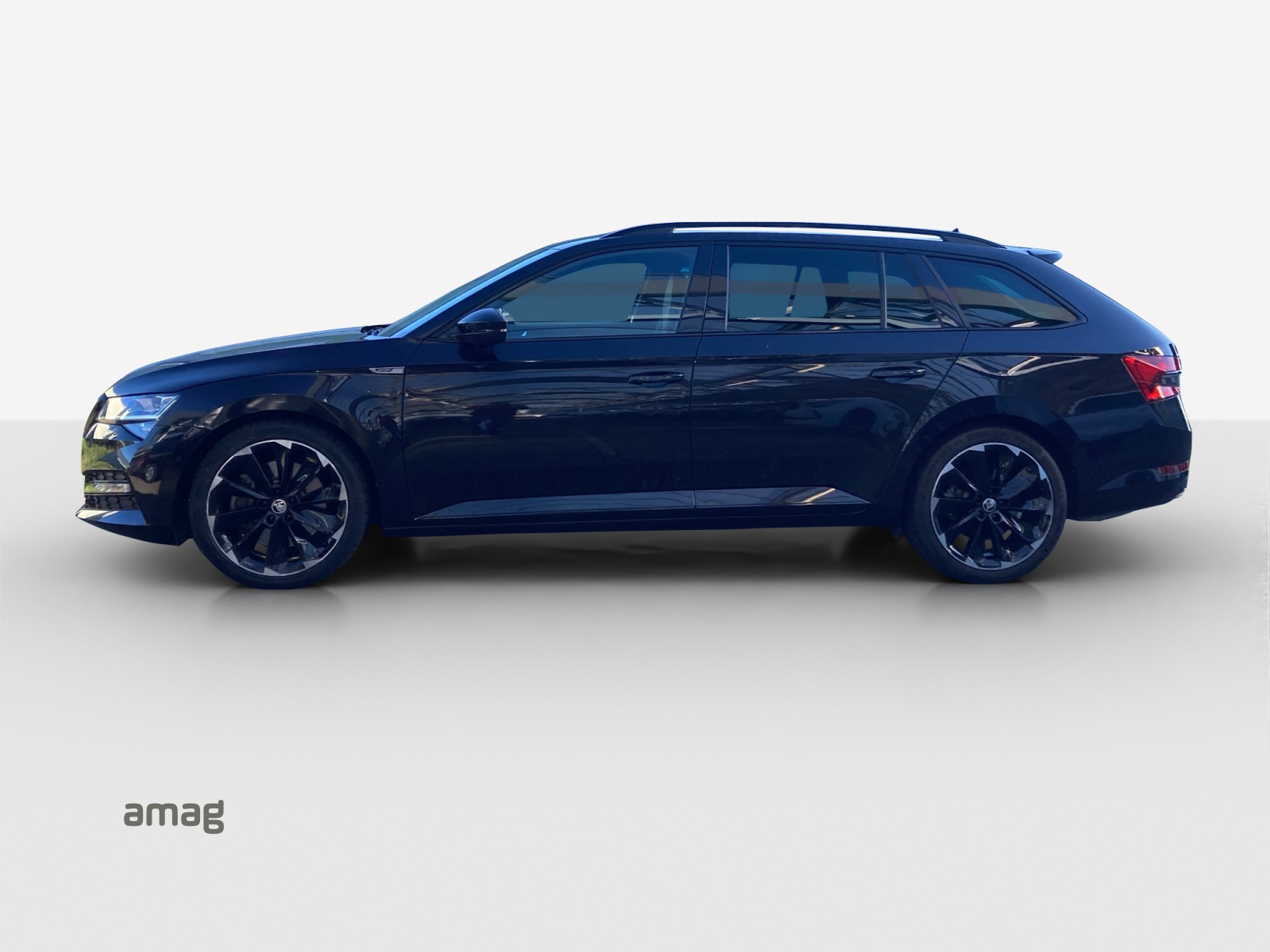 SKODA Superb Combi 2.0 TSI SportLine Light 4x4 DSG-image-1