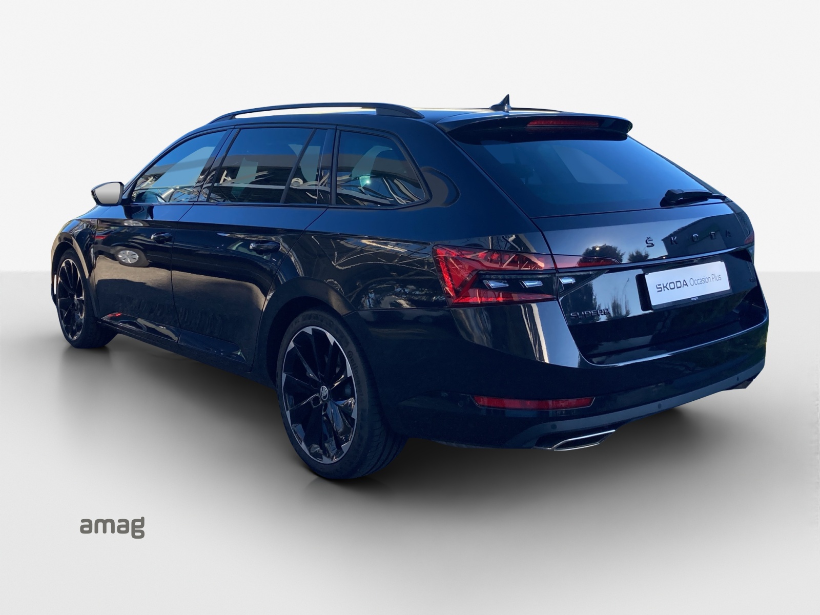 SKODA Superb Combi 2.0 TSI SportLine Light 4x4 DSG-image-2