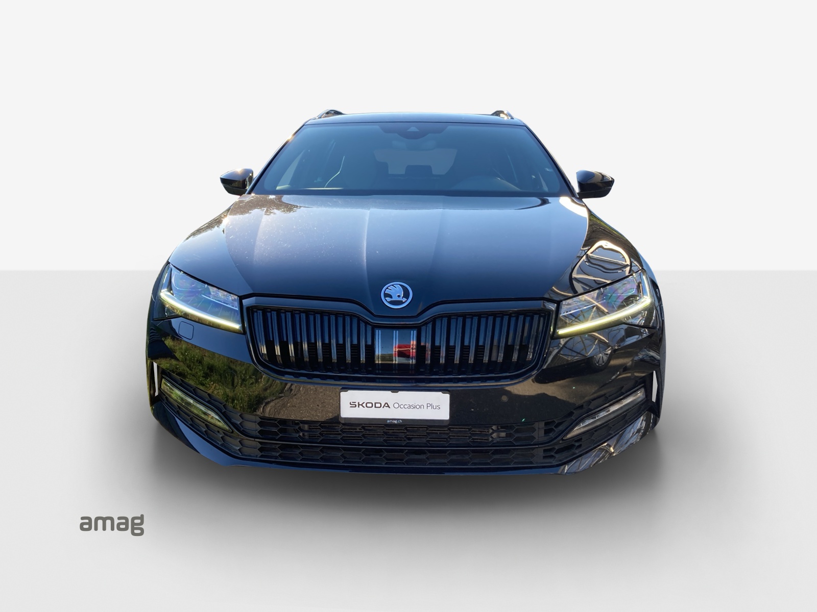 SKODA Superb Combi 2.0 TSI SportLine Light 4x4 DSG-image-6