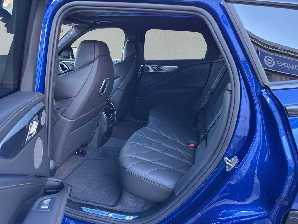 BMW XM xDrive 50e PHEV Steptronic-image-11