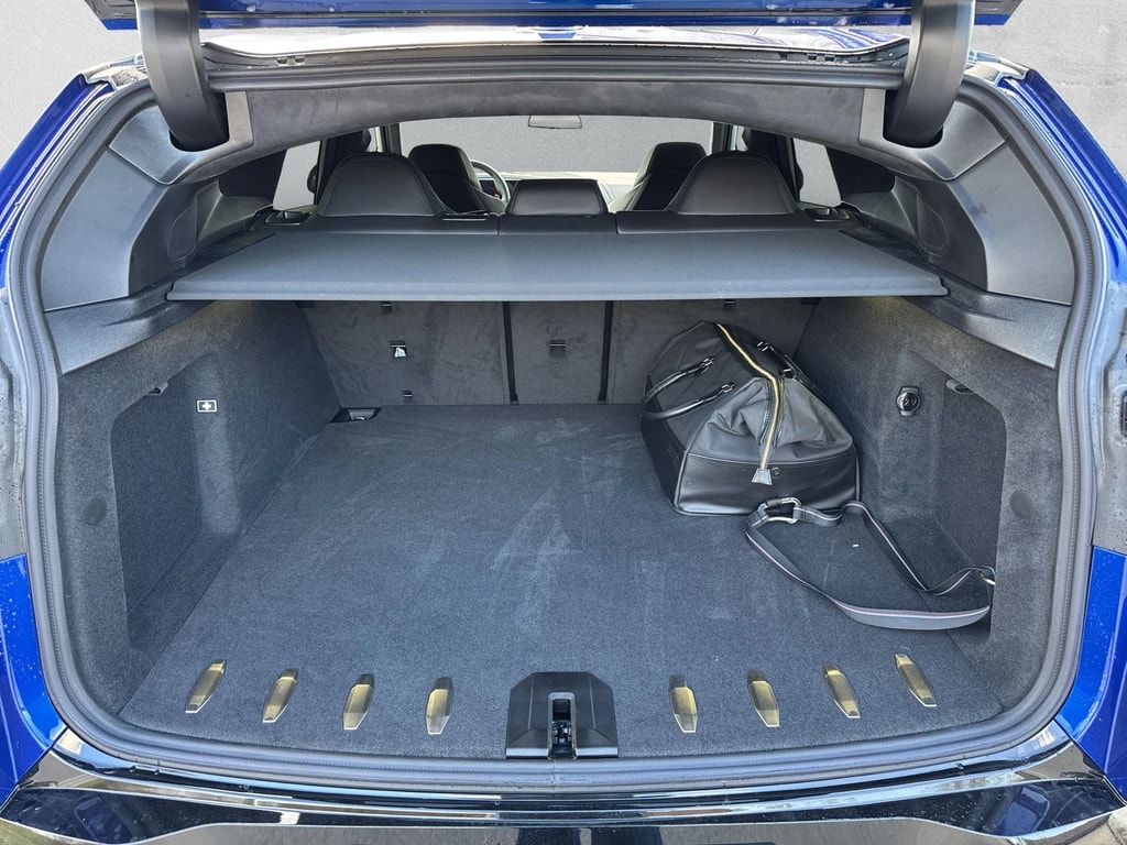 BMW XM xDrive 50e PHEV Steptronic-image-9