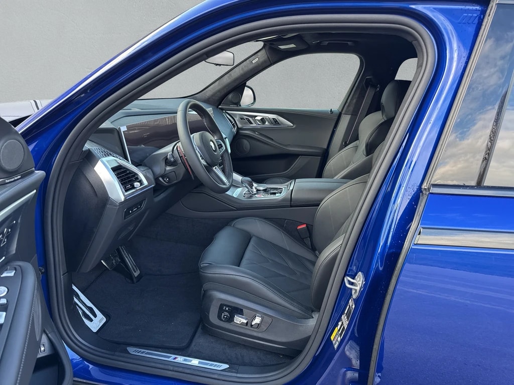 BMW XM xDrive 50e PHEV Steptronic-image-10