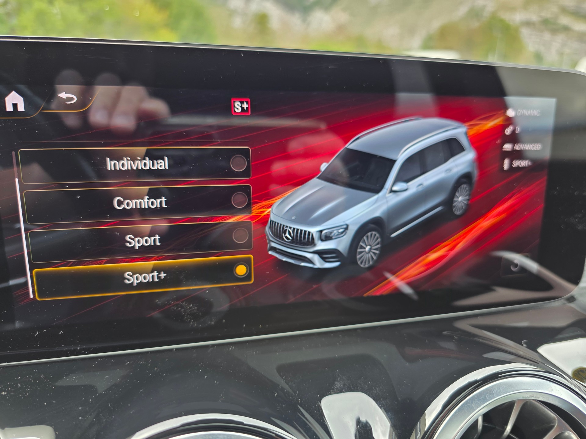 MERCEDES-BENZ GLB 35 AMG 4Matic 8G-Tronic BLACK LINE-image-28
