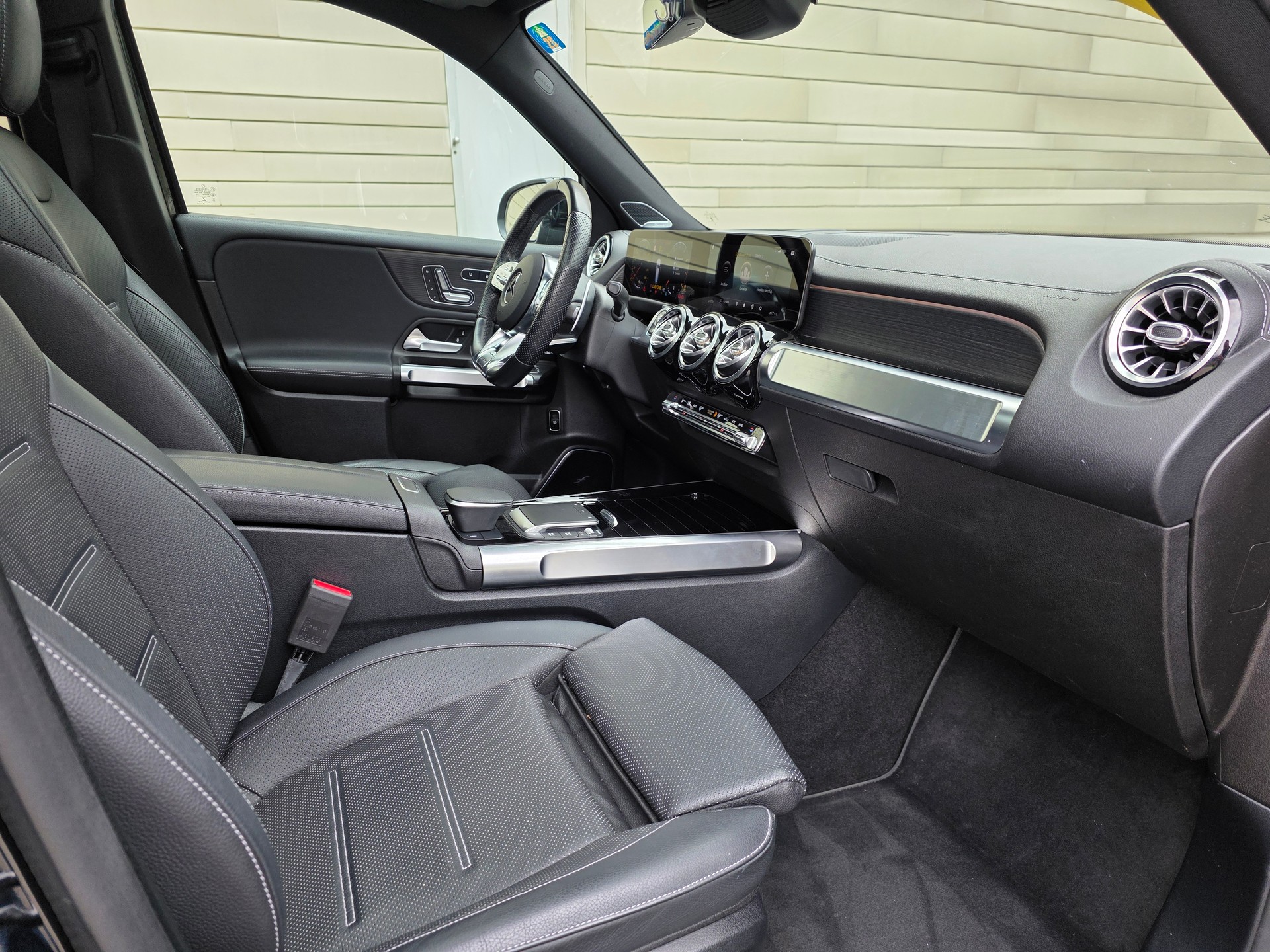 MERCEDES-BENZ GLB 35 AMG 4Matic 8G-Tronic BLACK LINE-image-25