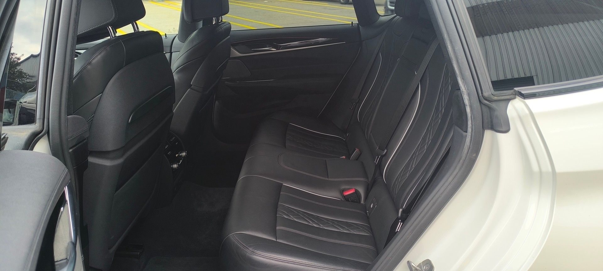 BMW 630d GT xDrive M-Sportpaket Steptronic-image-13