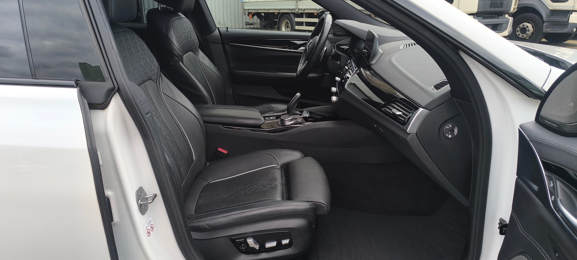 BMW 630d GT xDrive M-Sportpaket Steptronic-image-10