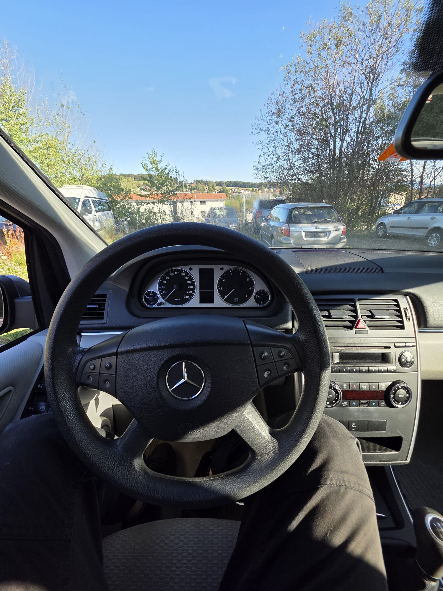 MERCEDES-BENZ B 200-image-8