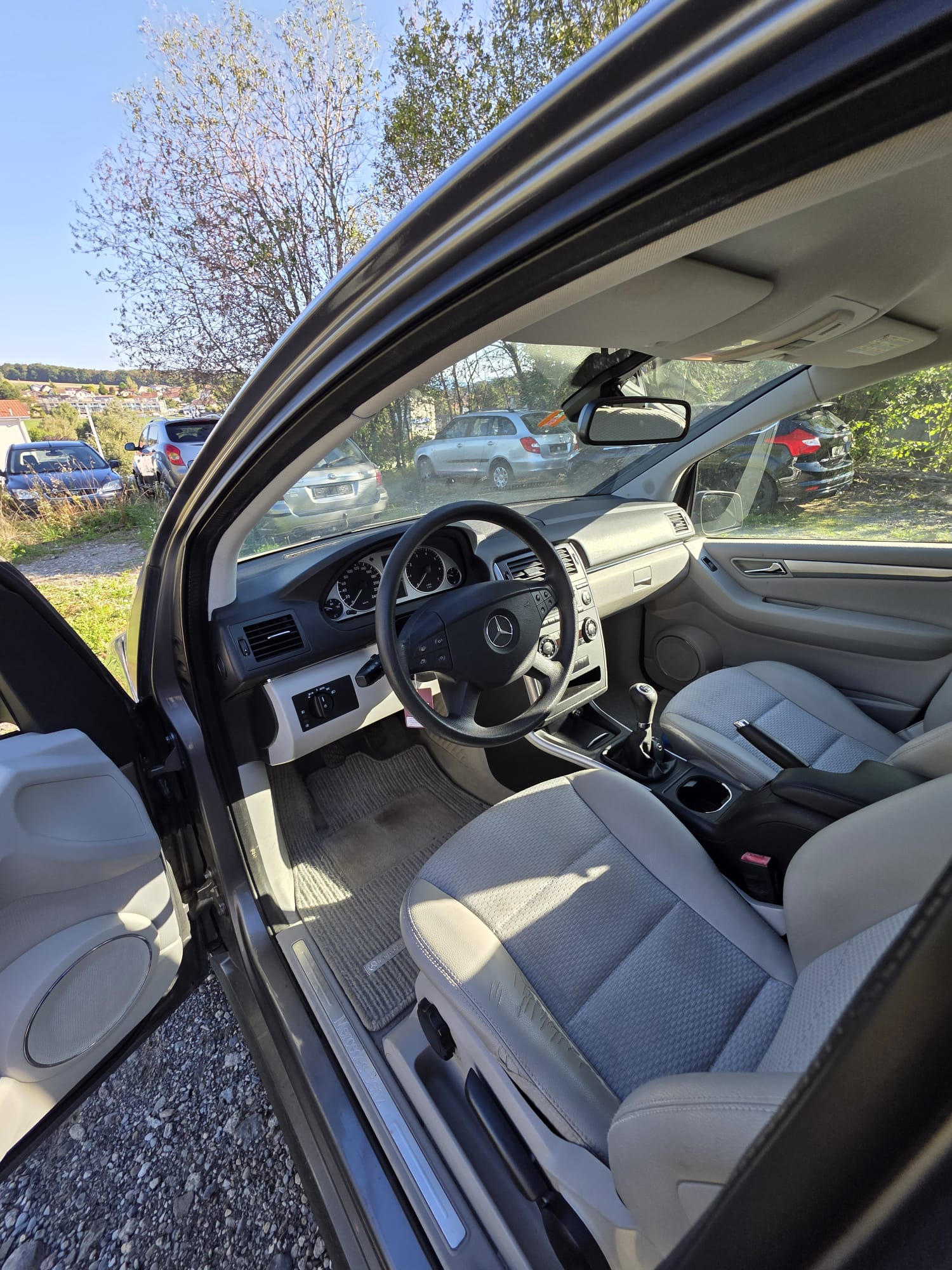 MERCEDES-BENZ B 200-image-5