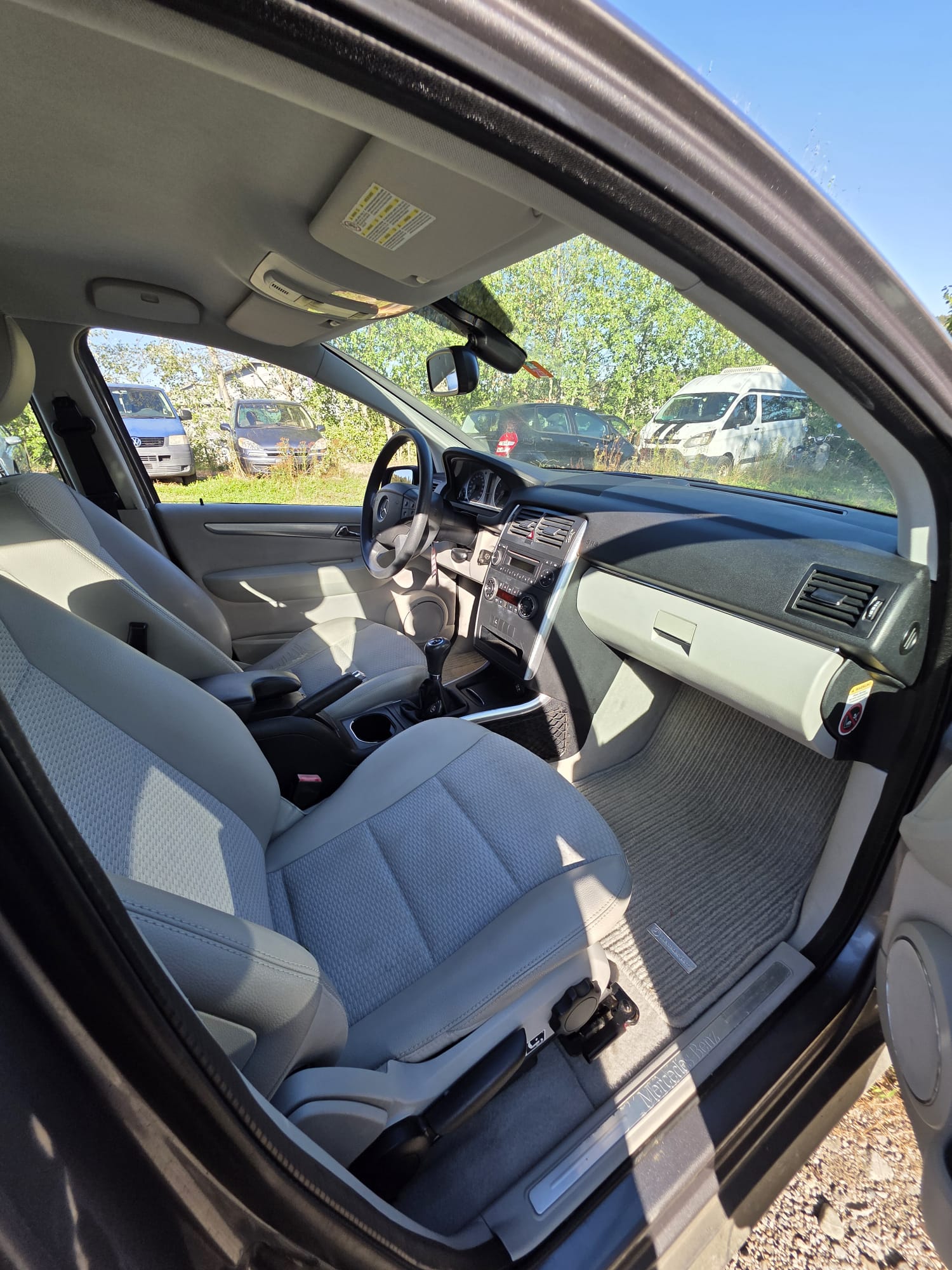 MERCEDES-BENZ B 200-image-4