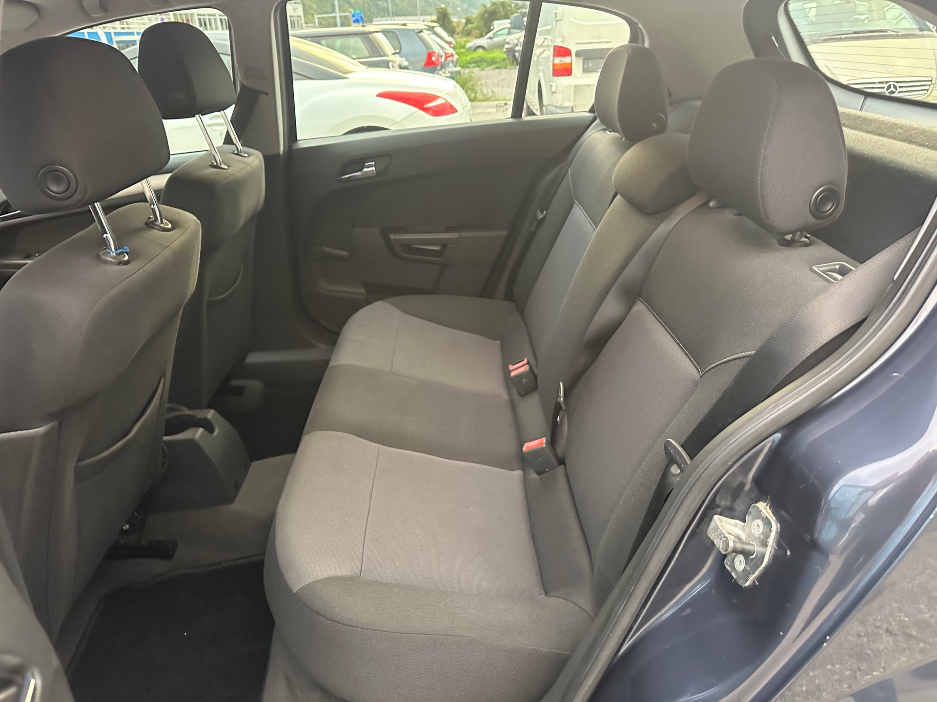 OPEL Astra 1.8i 16V Enjoy-image-10