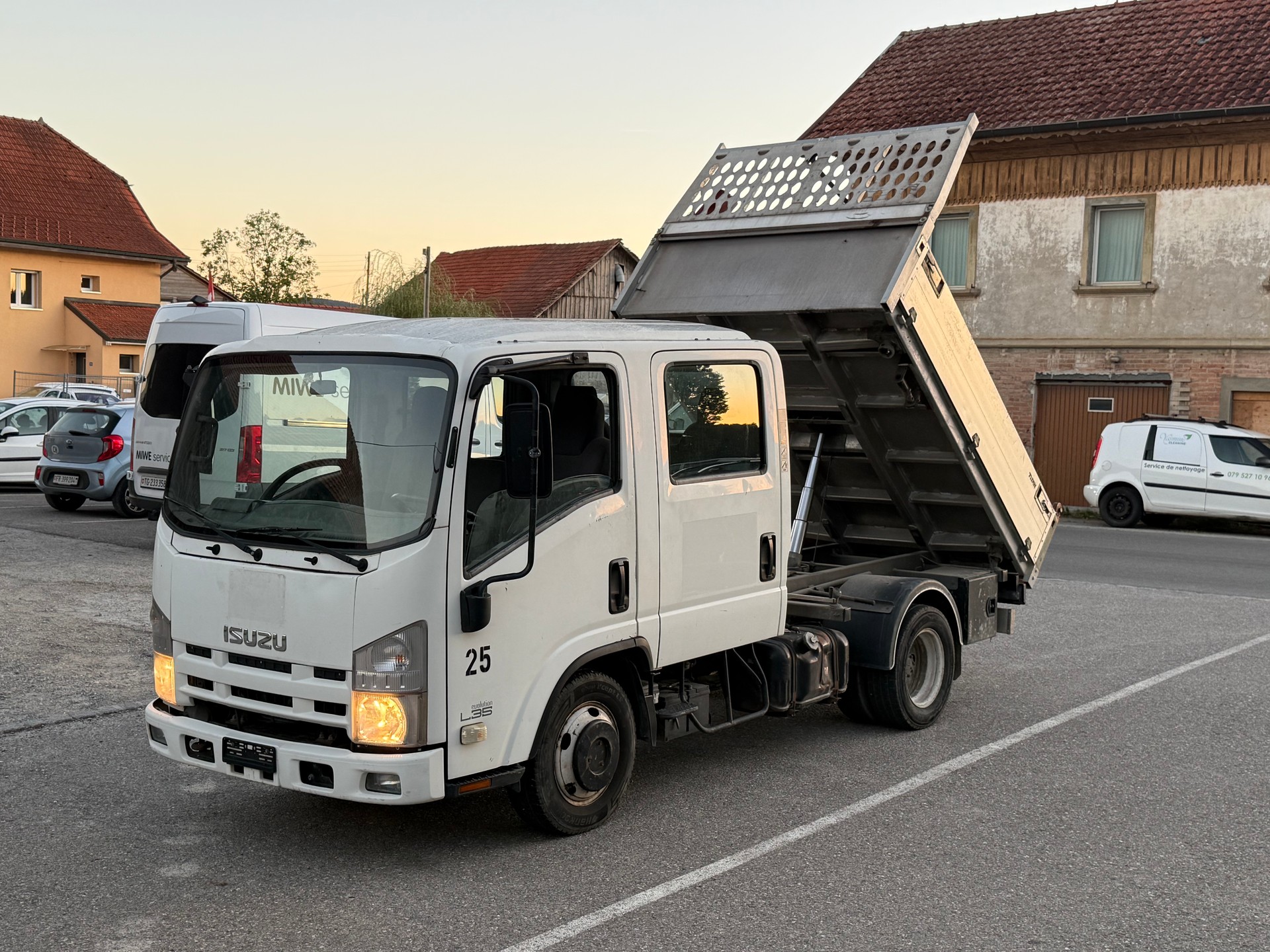 ISUZU NLR 85 - L 35 G CREW-image-2