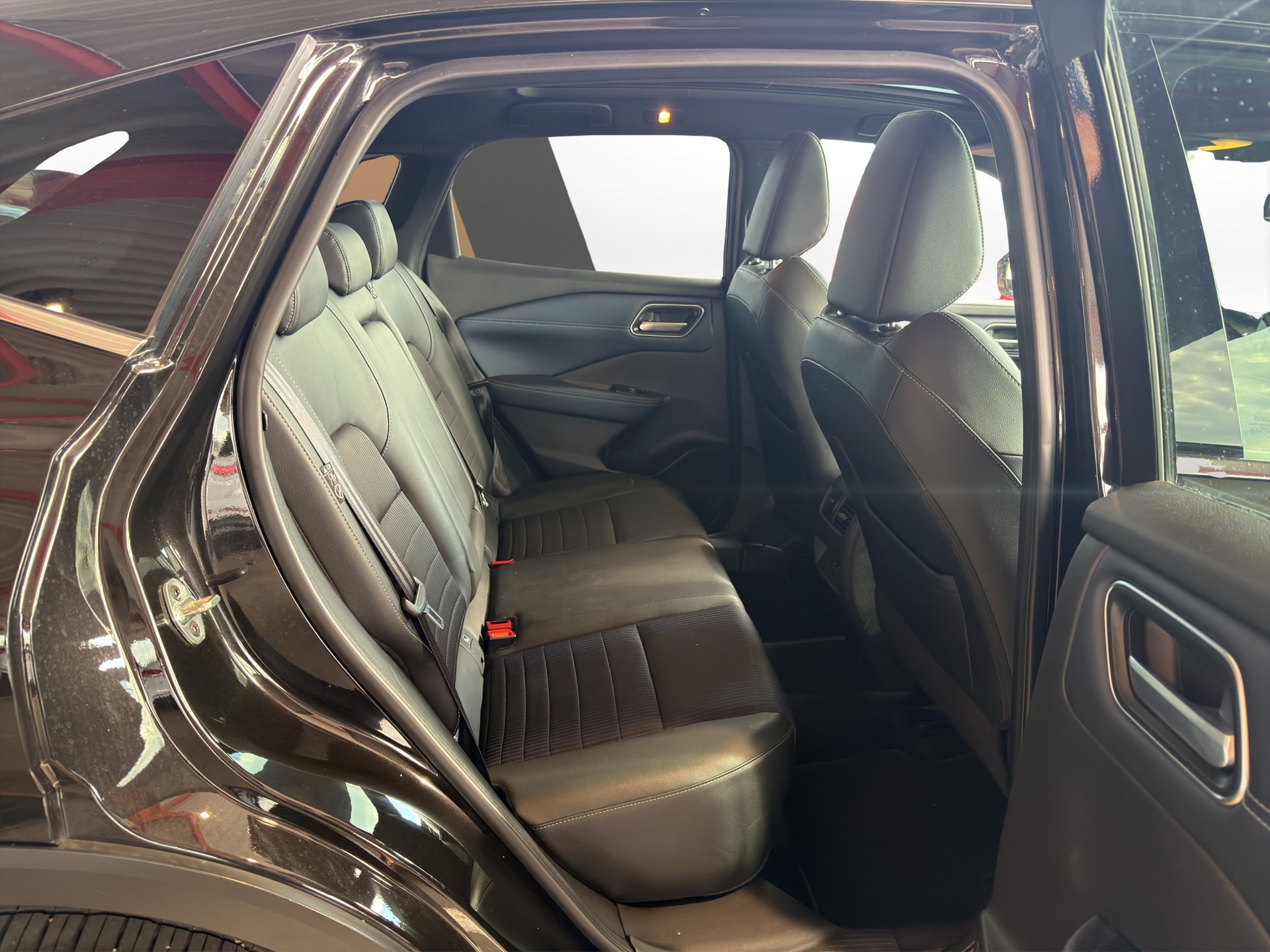 NISSAN Qashqai 1.3 DIG-T Tekna 4x4-image-15