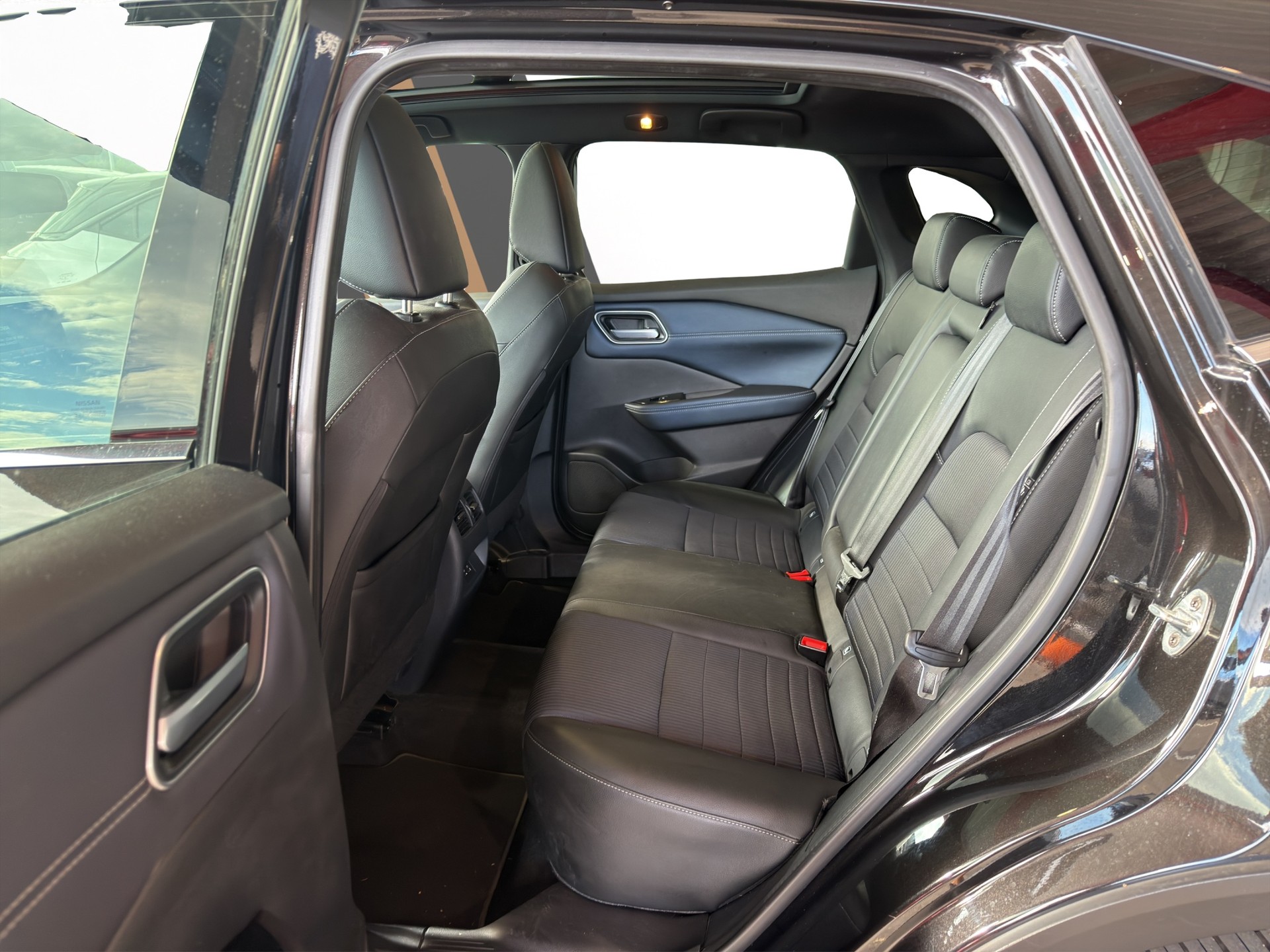 NISSAN Qashqai 1.3 DIG-T Tekna 4x4-image-16
