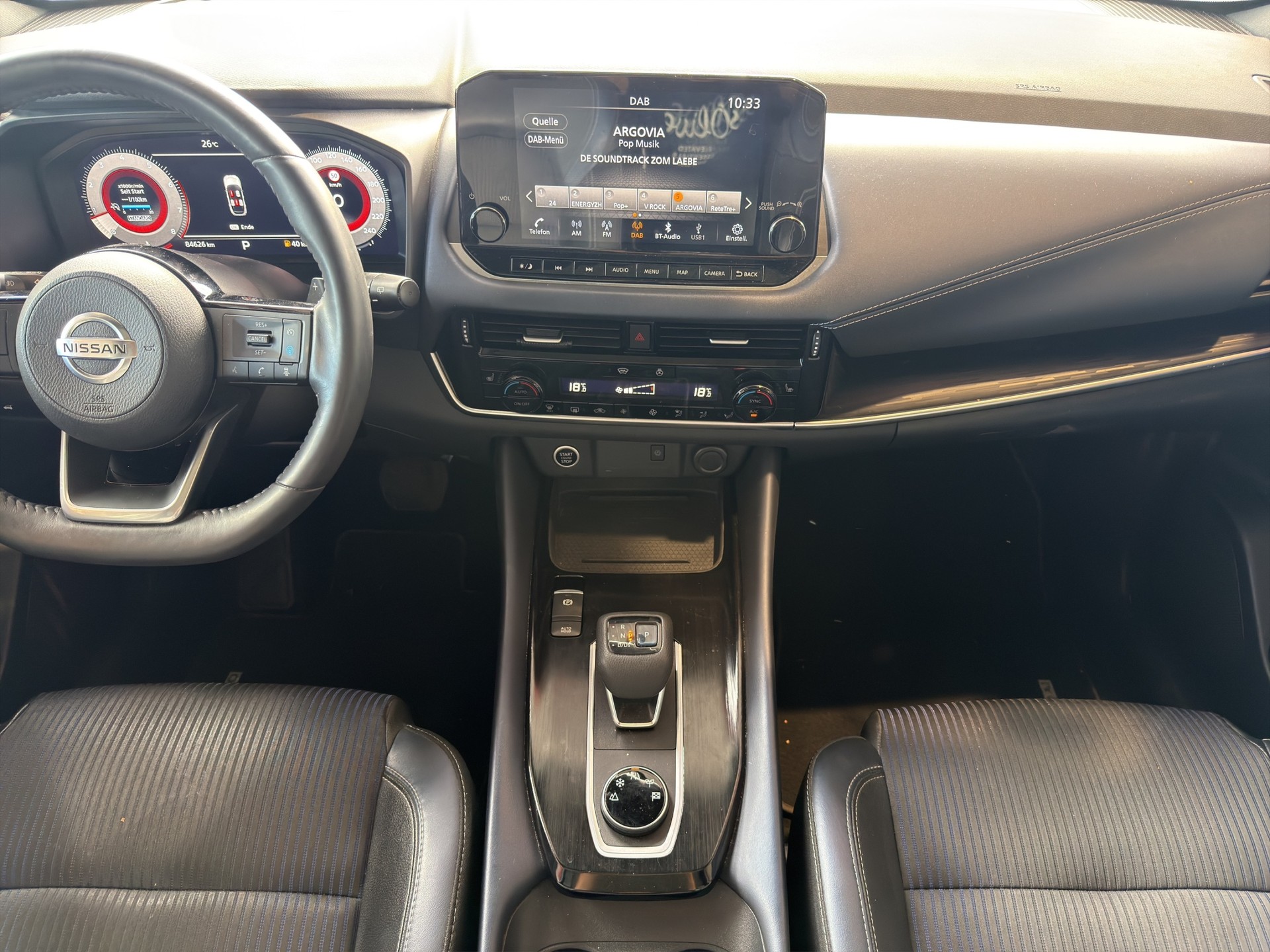 NISSAN Qashqai 1.3 DIG-T Tekna 4x4-image-19