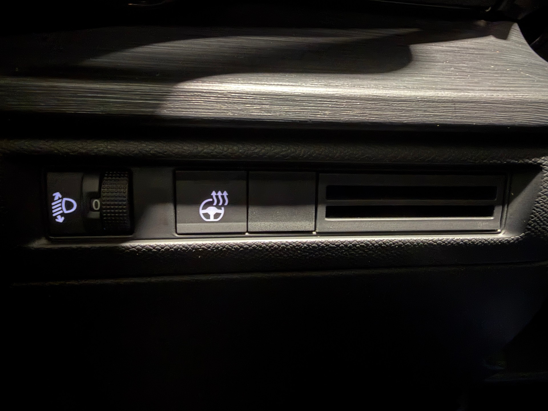 CITROEN C5 X 1.6i PureTech Shine EAT8-image-18